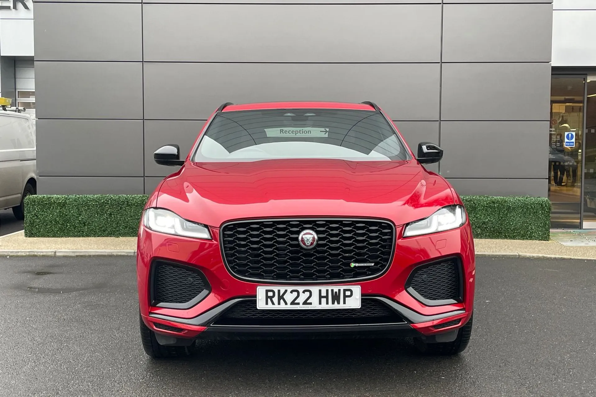 Jaguar F-PACE thumbnail image number 16