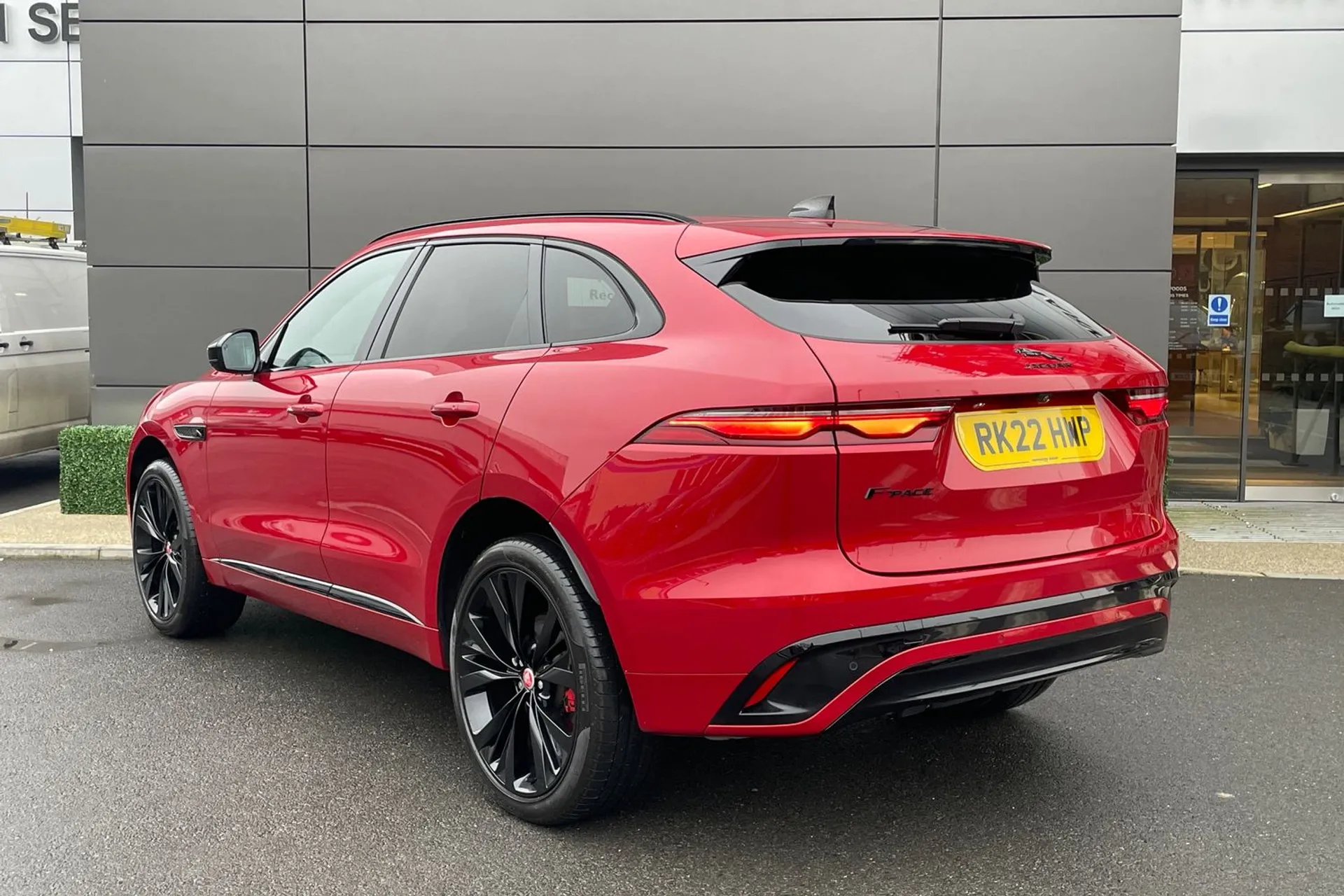 Jaguar F-PACE thumbnail image number 10