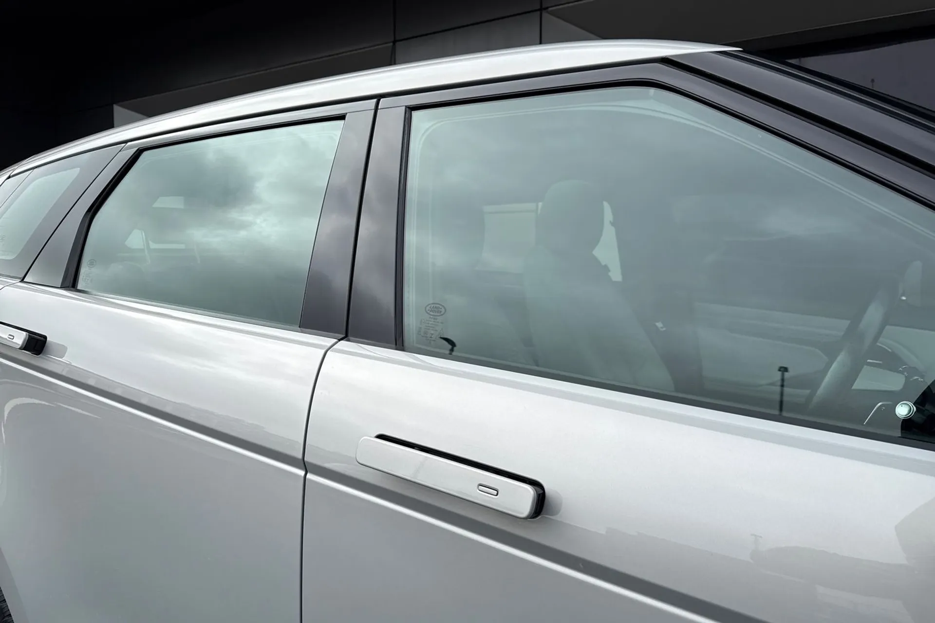 LAND ROVER RANGE ROVER EVOQUE thumbnail image number 24