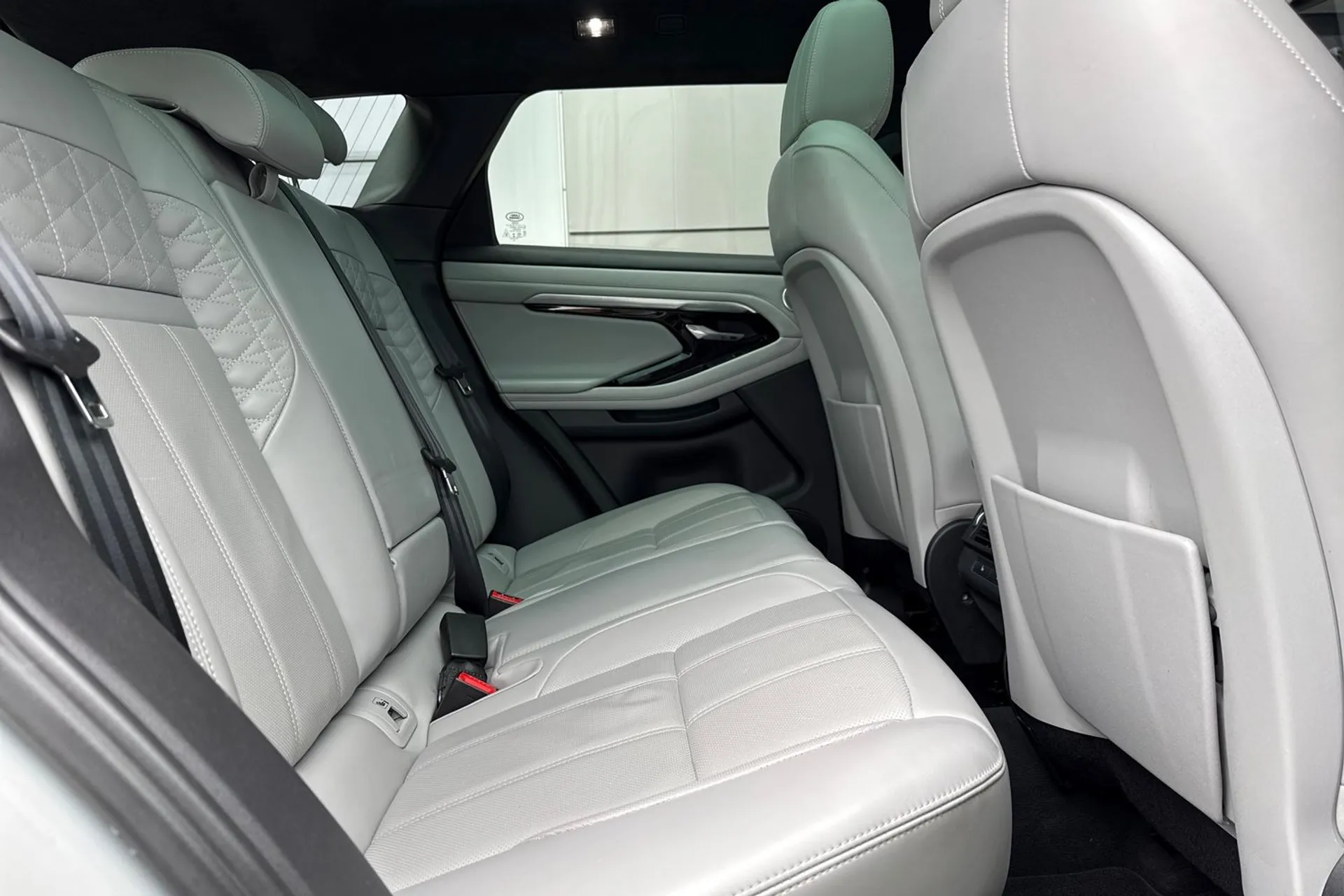 LAND ROVER RANGE ROVER EVOQUE thumbnail image number 22