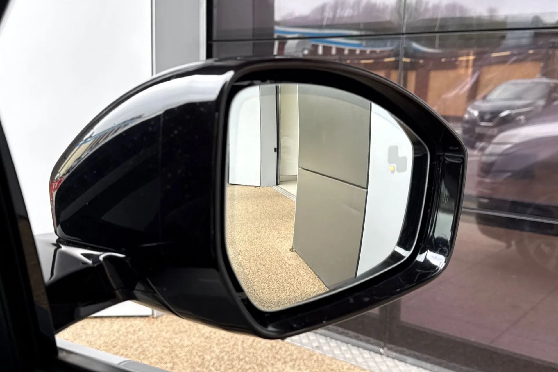 LAND ROVER RANGE ROVER EVOQUE thumbnail image number 28