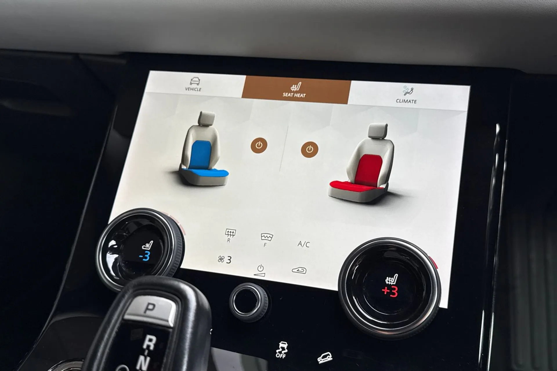 LAND ROVER RANGE ROVER EVOQUE thumbnail image number 21