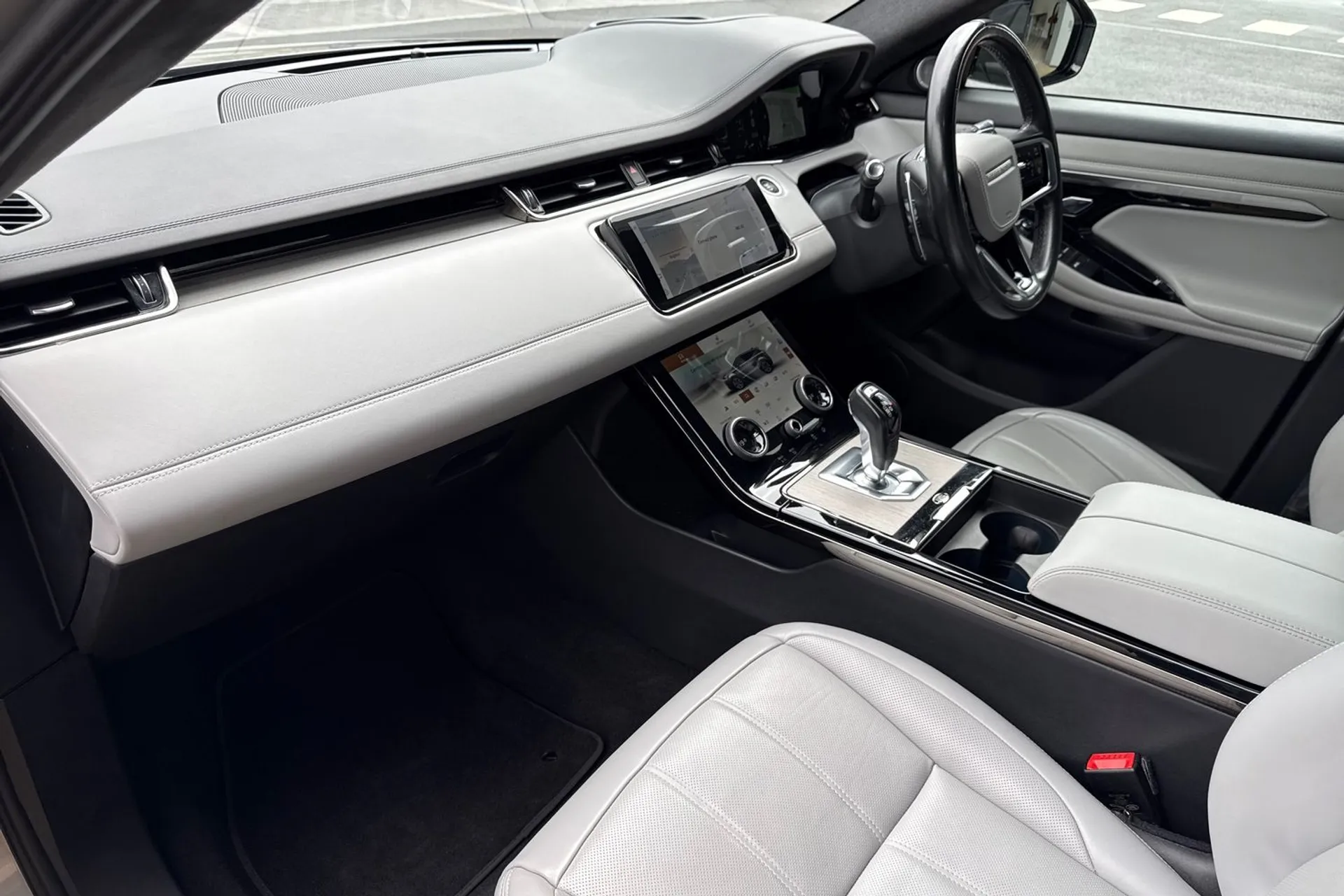 LAND ROVER RANGE ROVER EVOQUE thumbnail image number 38