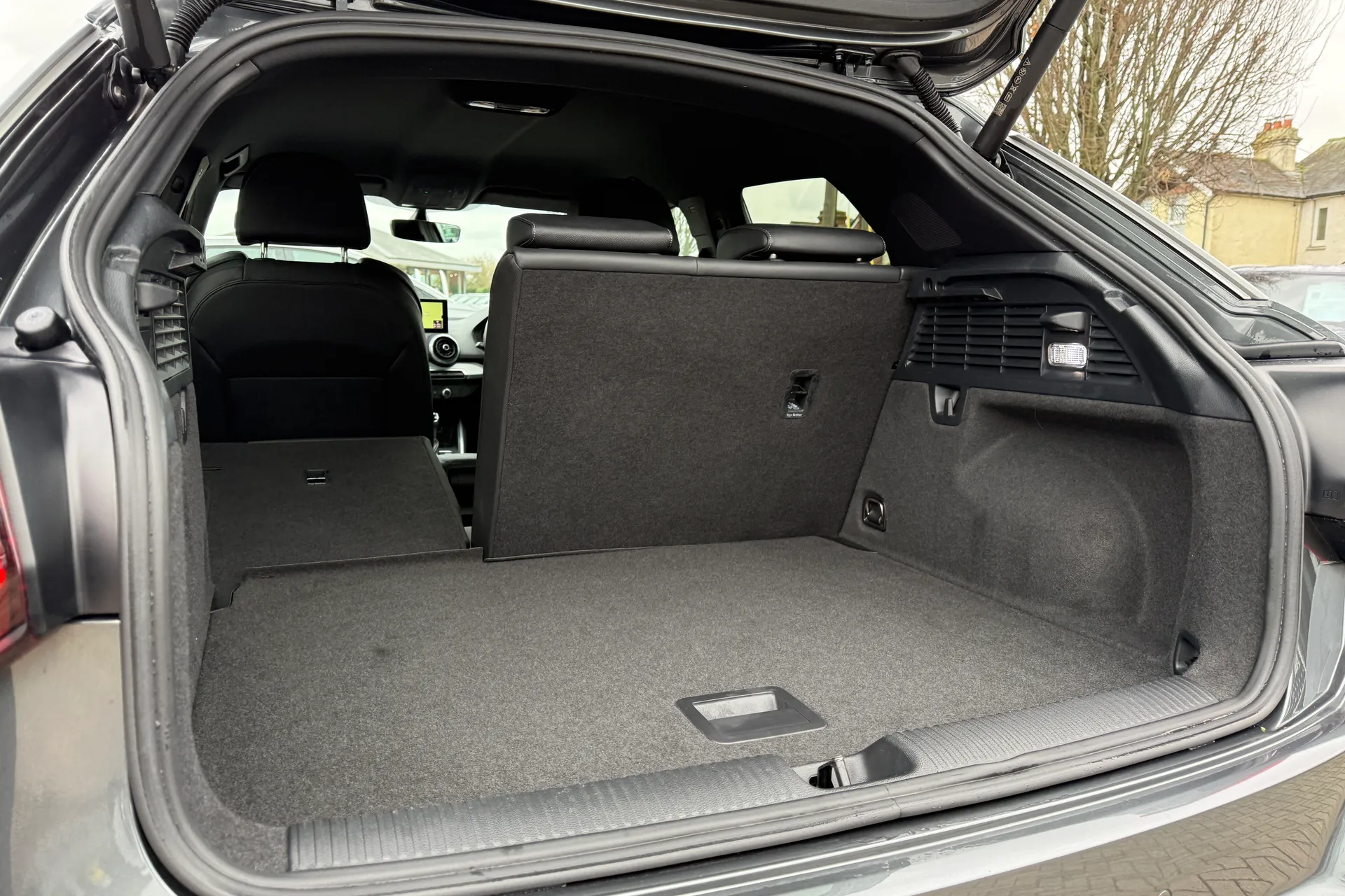 Audi Q2 thumbnail image number 31