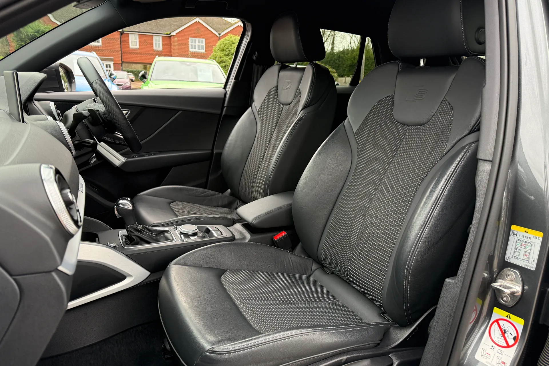 Audi Q2 thumbnail image number 25