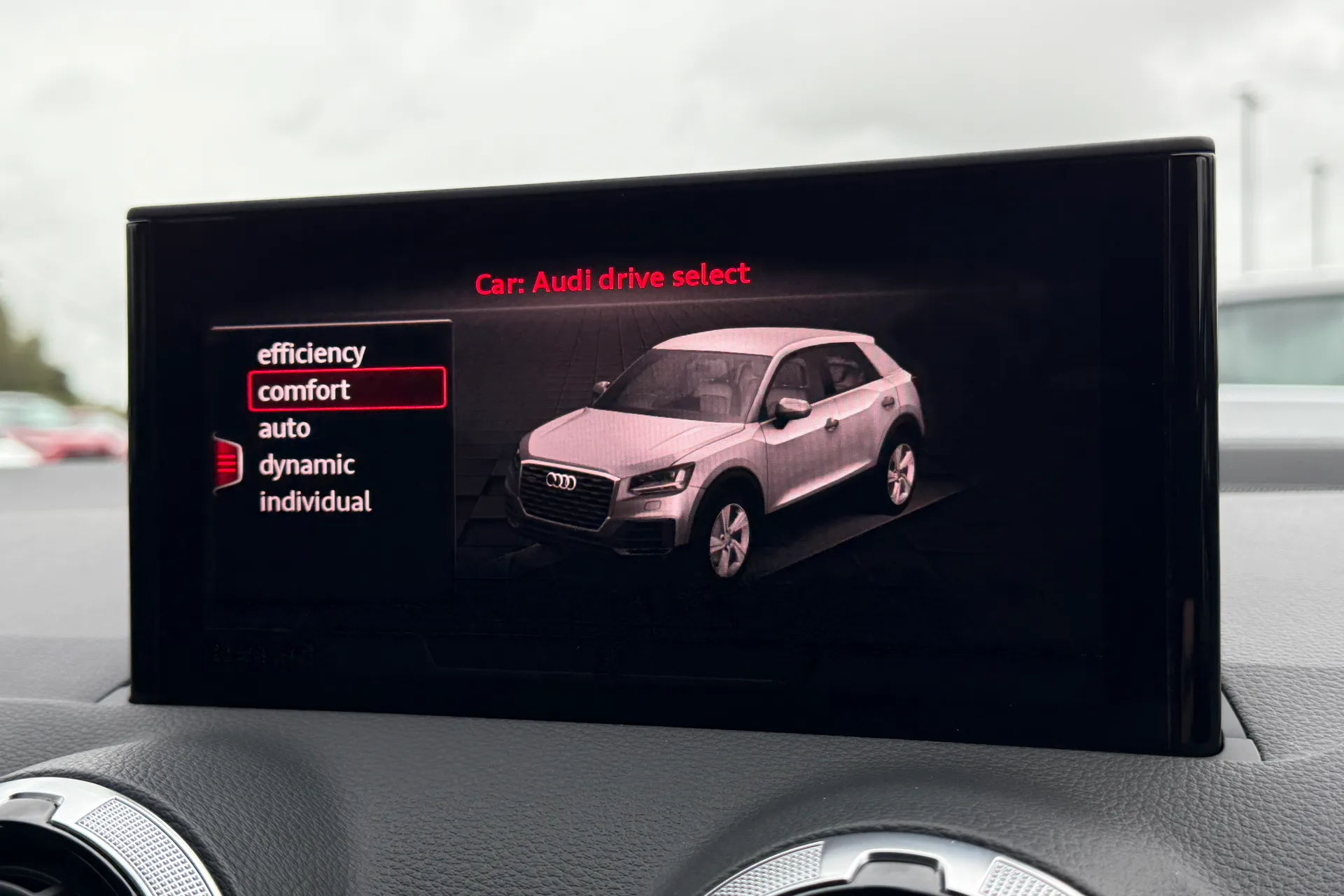 Audi Q2 thumbnail image number 7