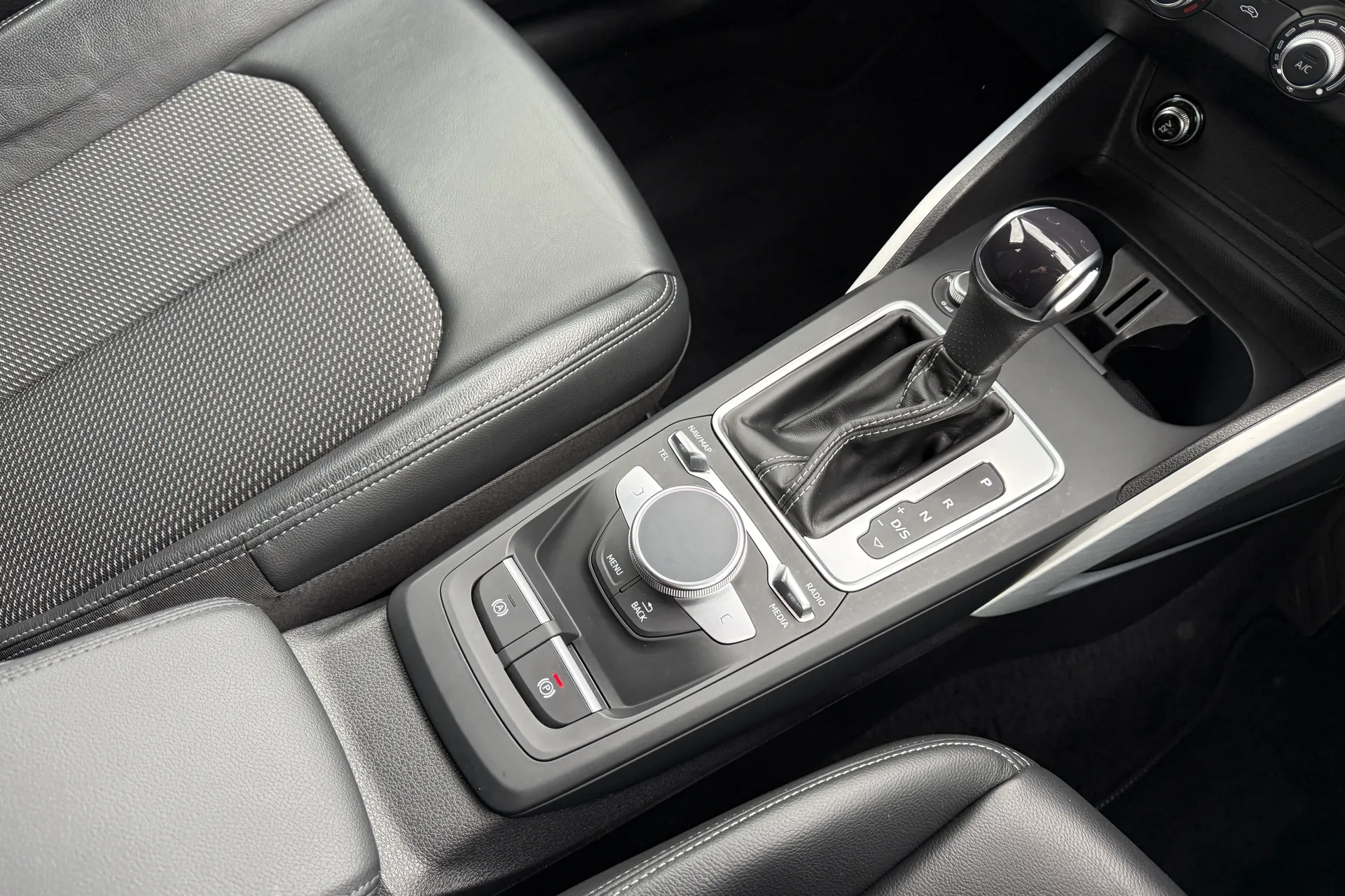 Audi Q2 thumbnail image number 35