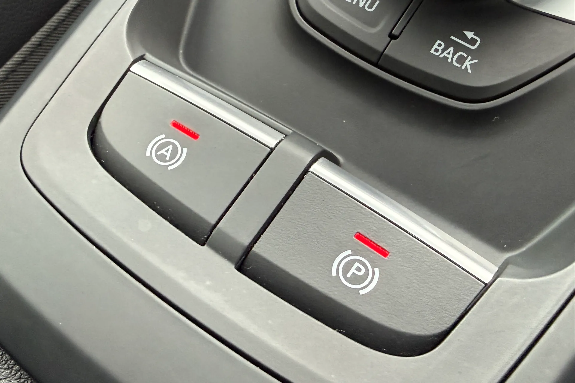 Audi Q2 thumbnail image number 36