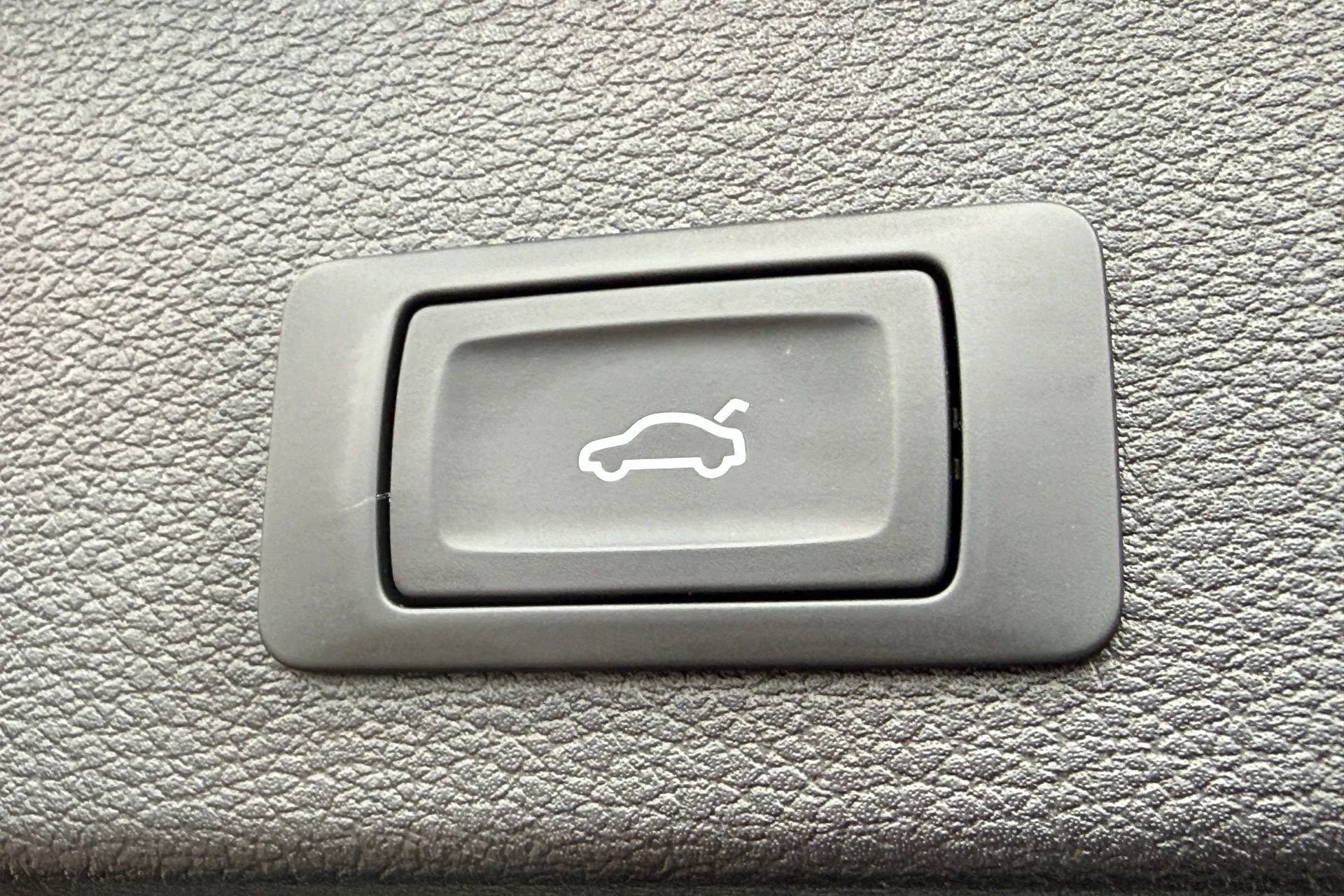 Audi Q2 thumbnail image number 32