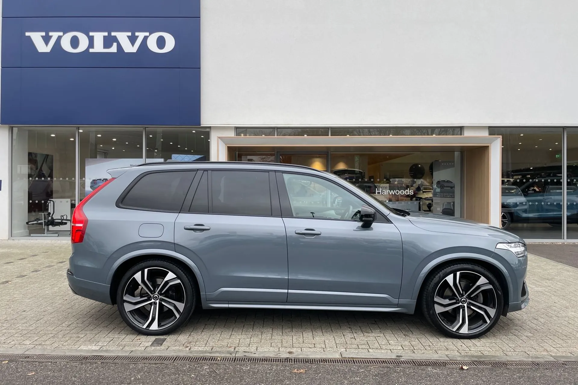 Volvo XC90 thumbnail image number 2