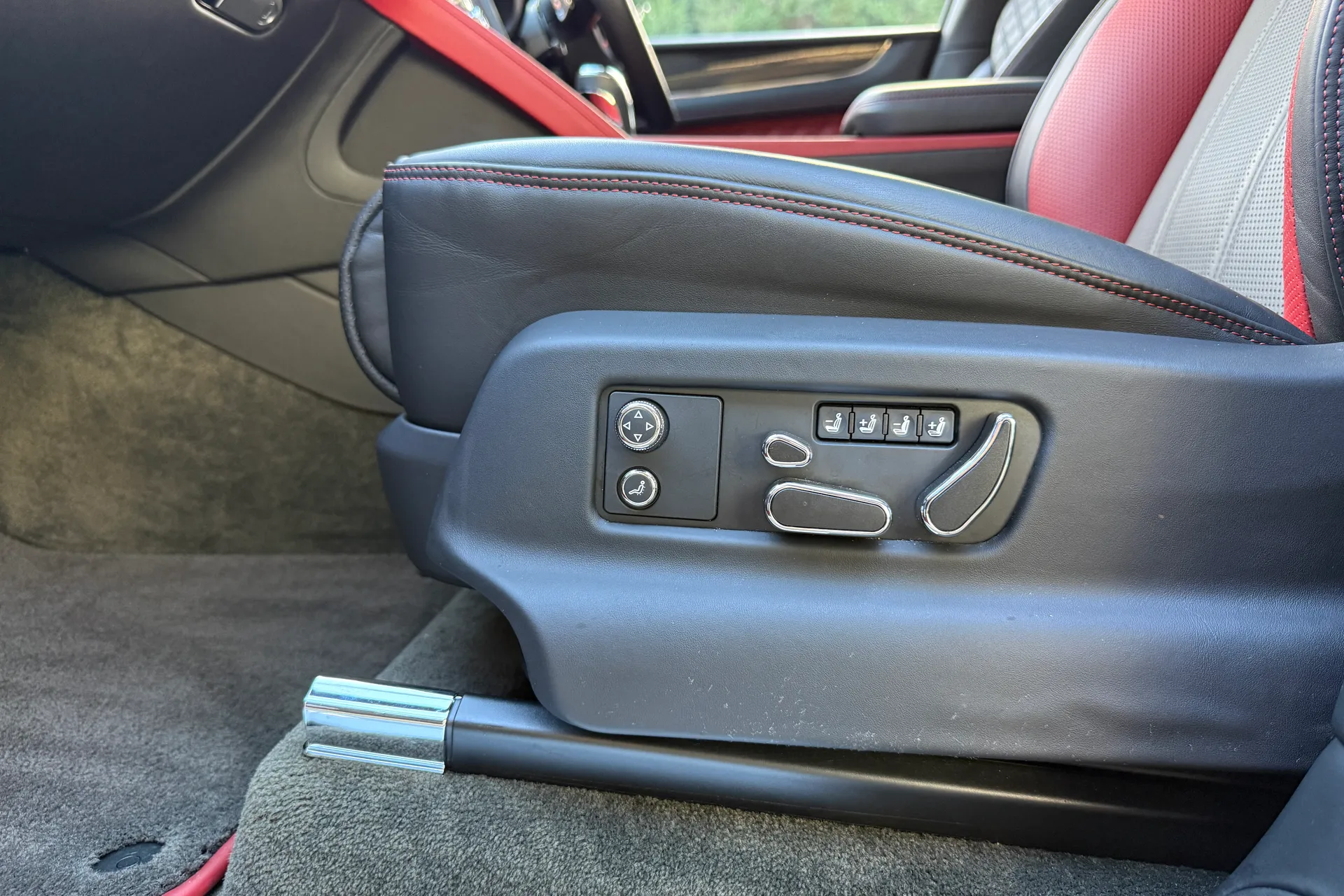 Bentley BENTAYGA thumbnail image number 41