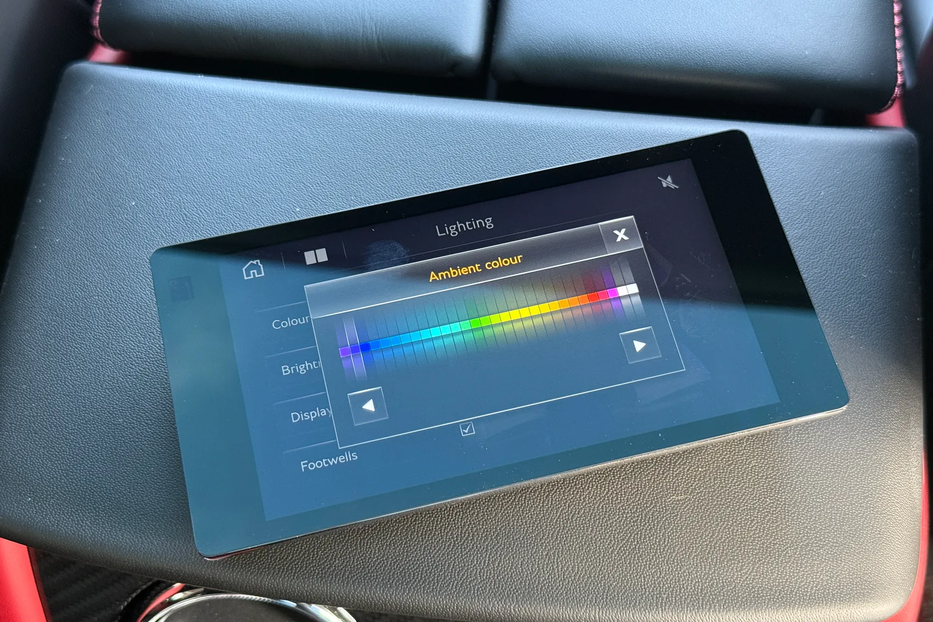 Bentley BENTAYGA thumbnail image number 28