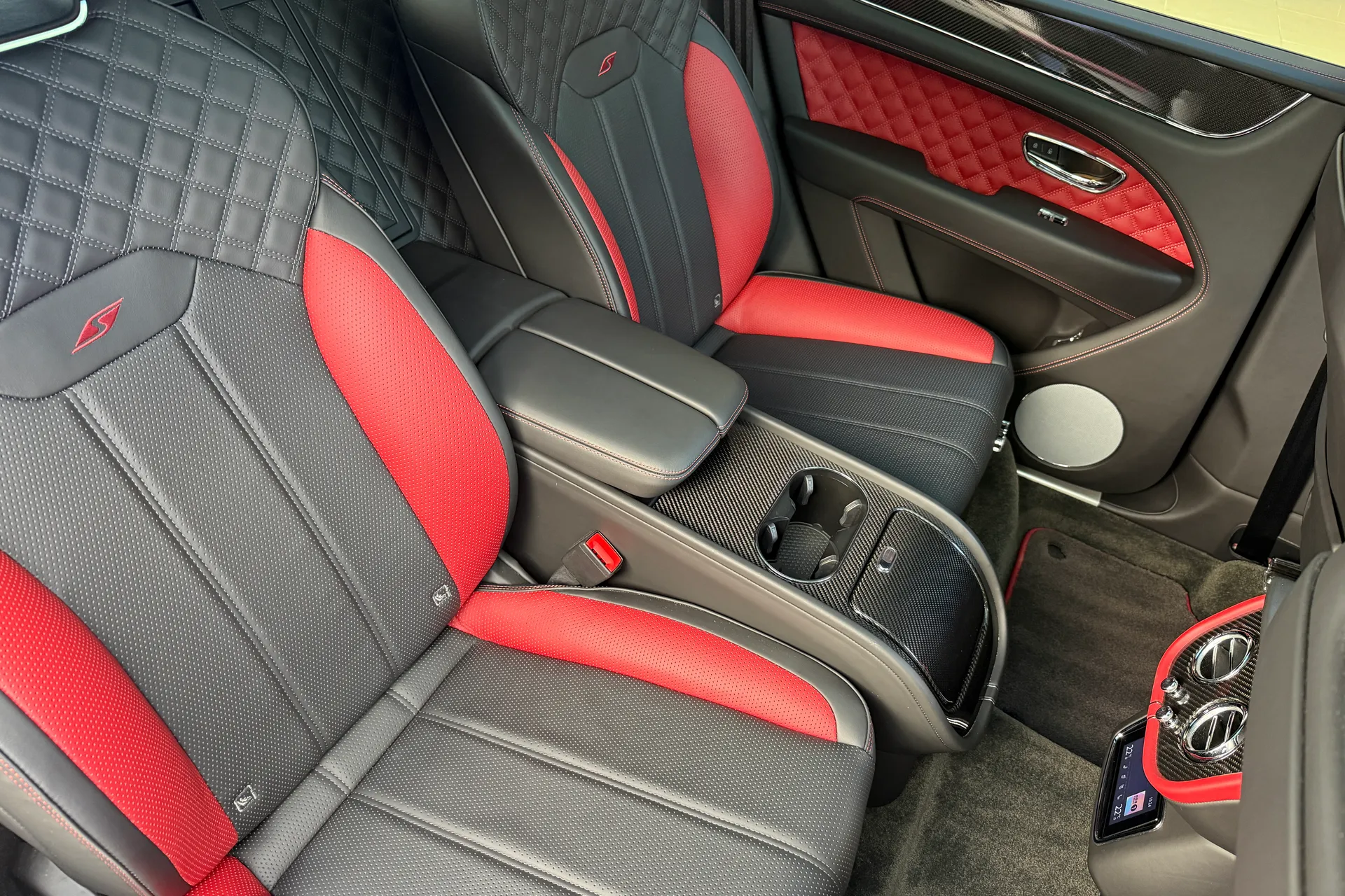 Bentley BENTAYGA thumbnail image number 20