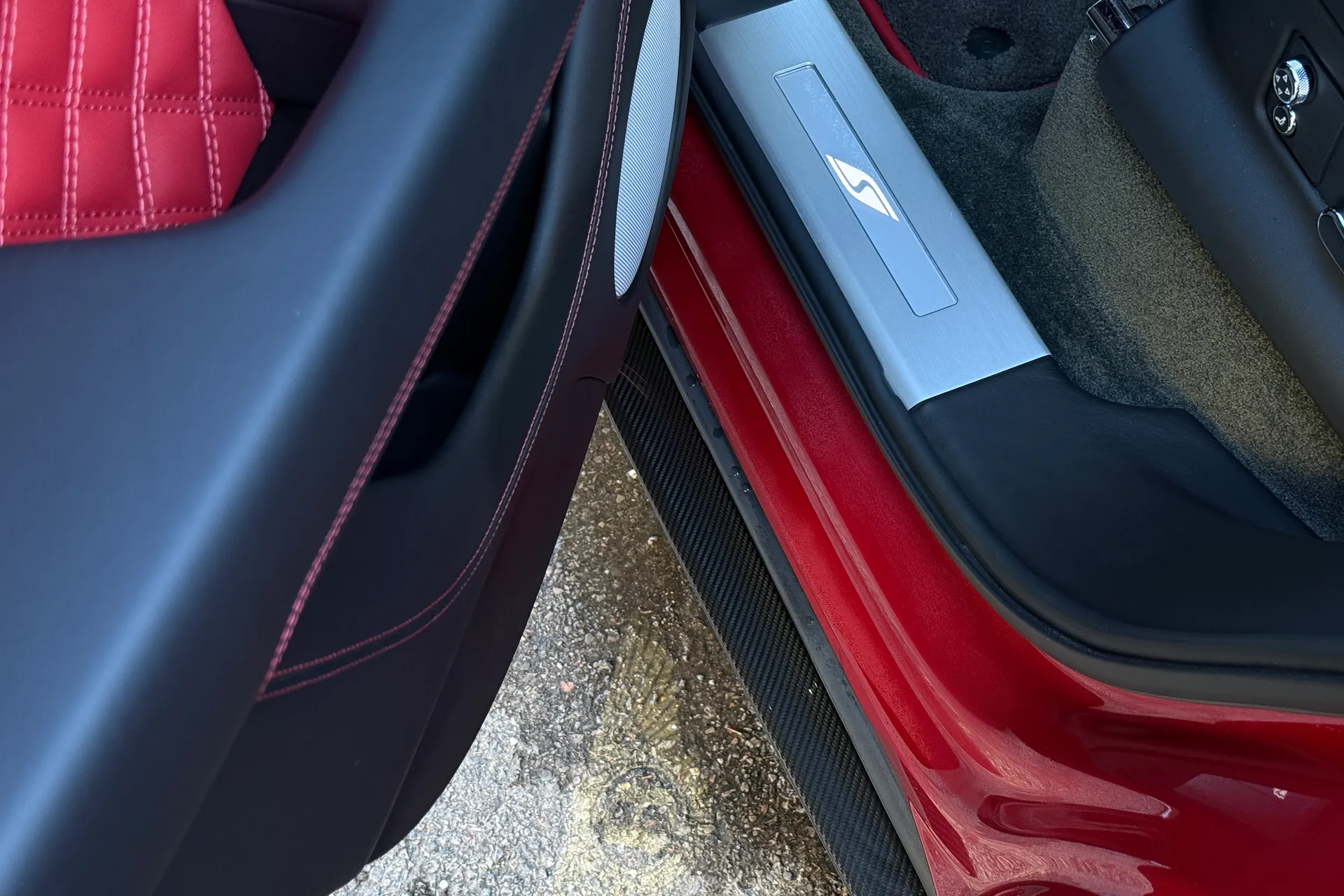 Bentley BENTAYGA thumbnail image number 40