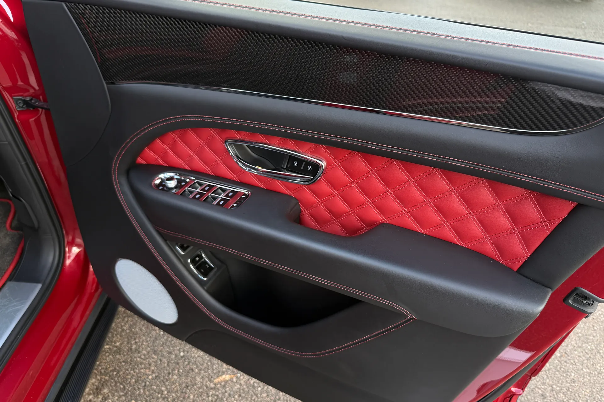 Bentley BENTAYGA thumbnail image number 15