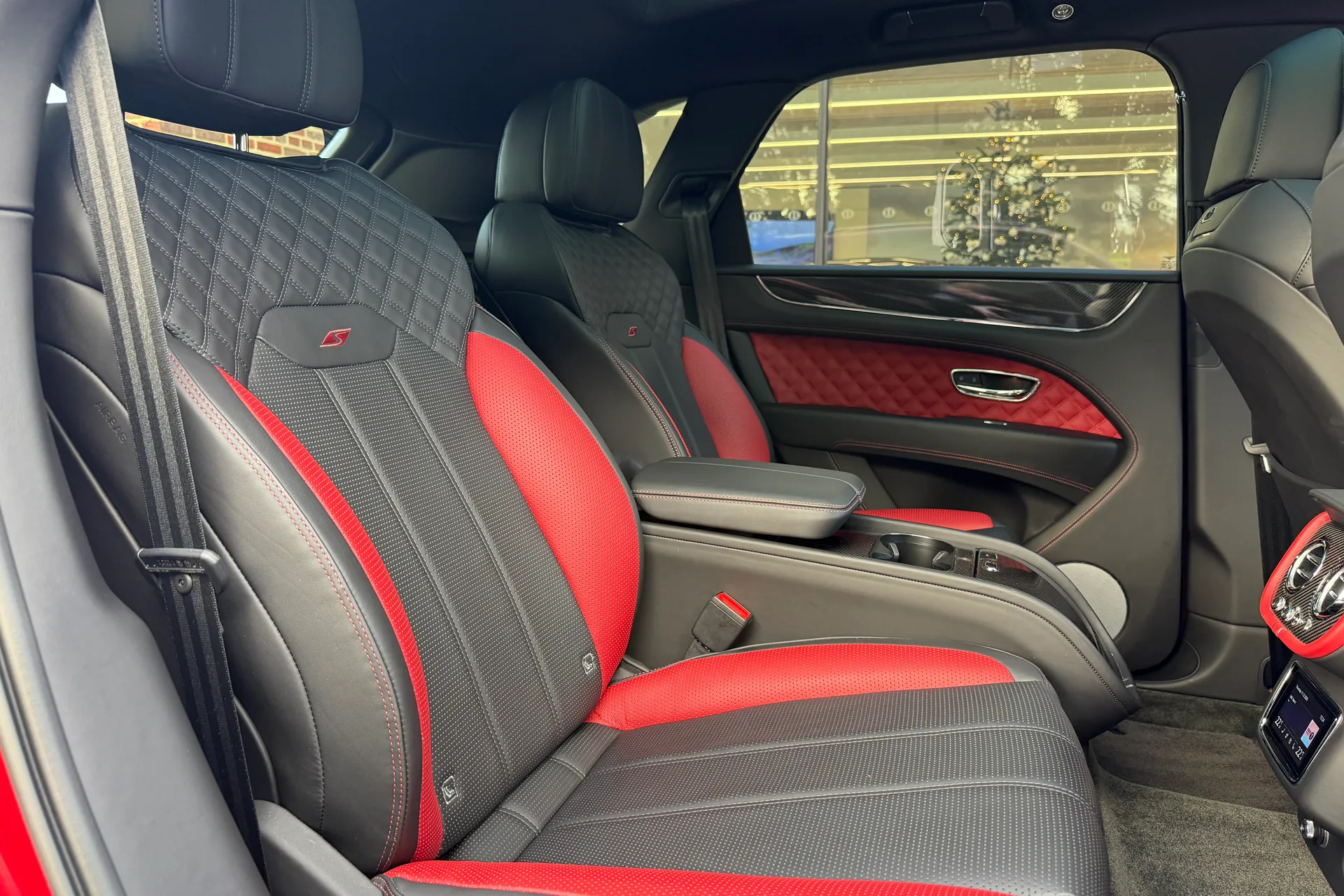 Bentley BENTAYGA thumbnail image number 21