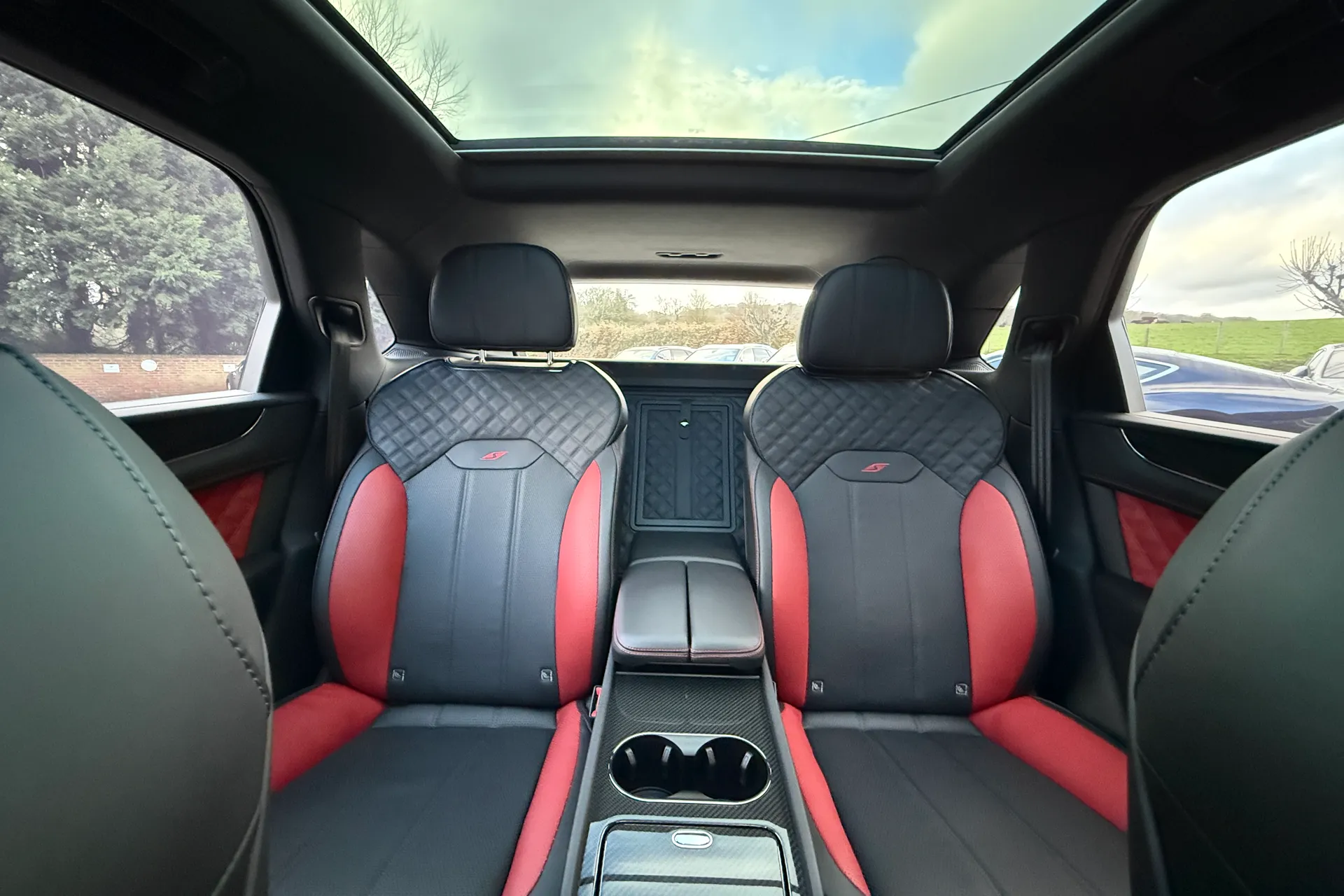 Bentley BENTAYGA thumbnail image number 57