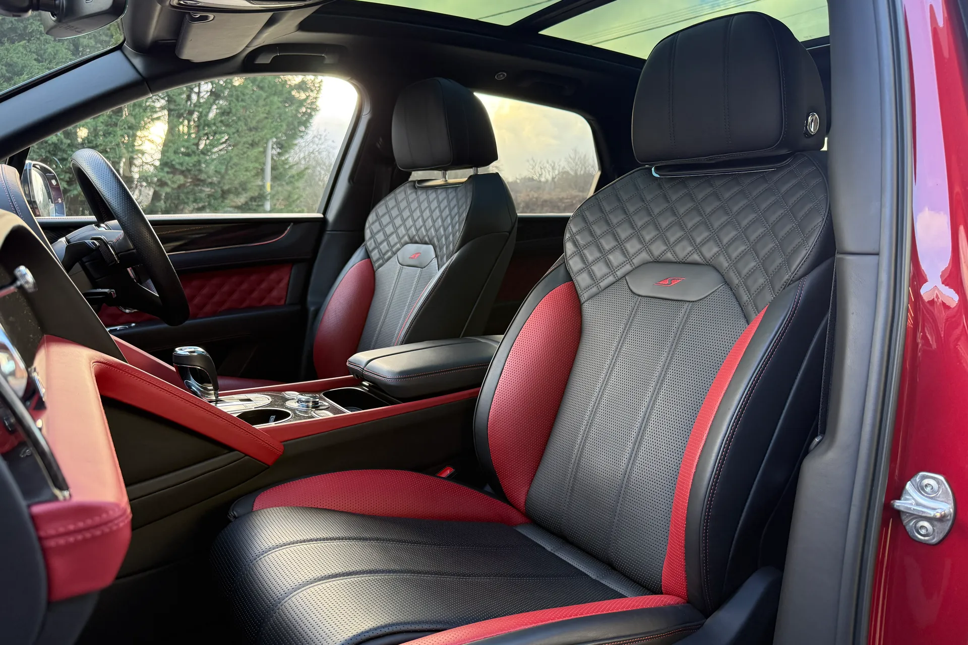 Bentley BENTAYGA thumbnail image number 38