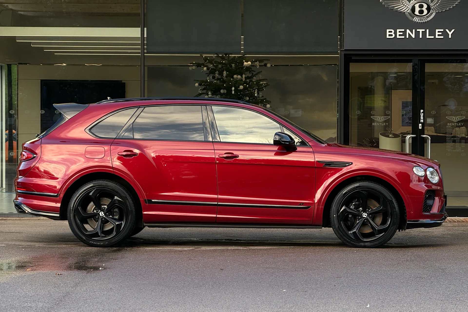 Bentley BENTAYGA thumbnail image number 3