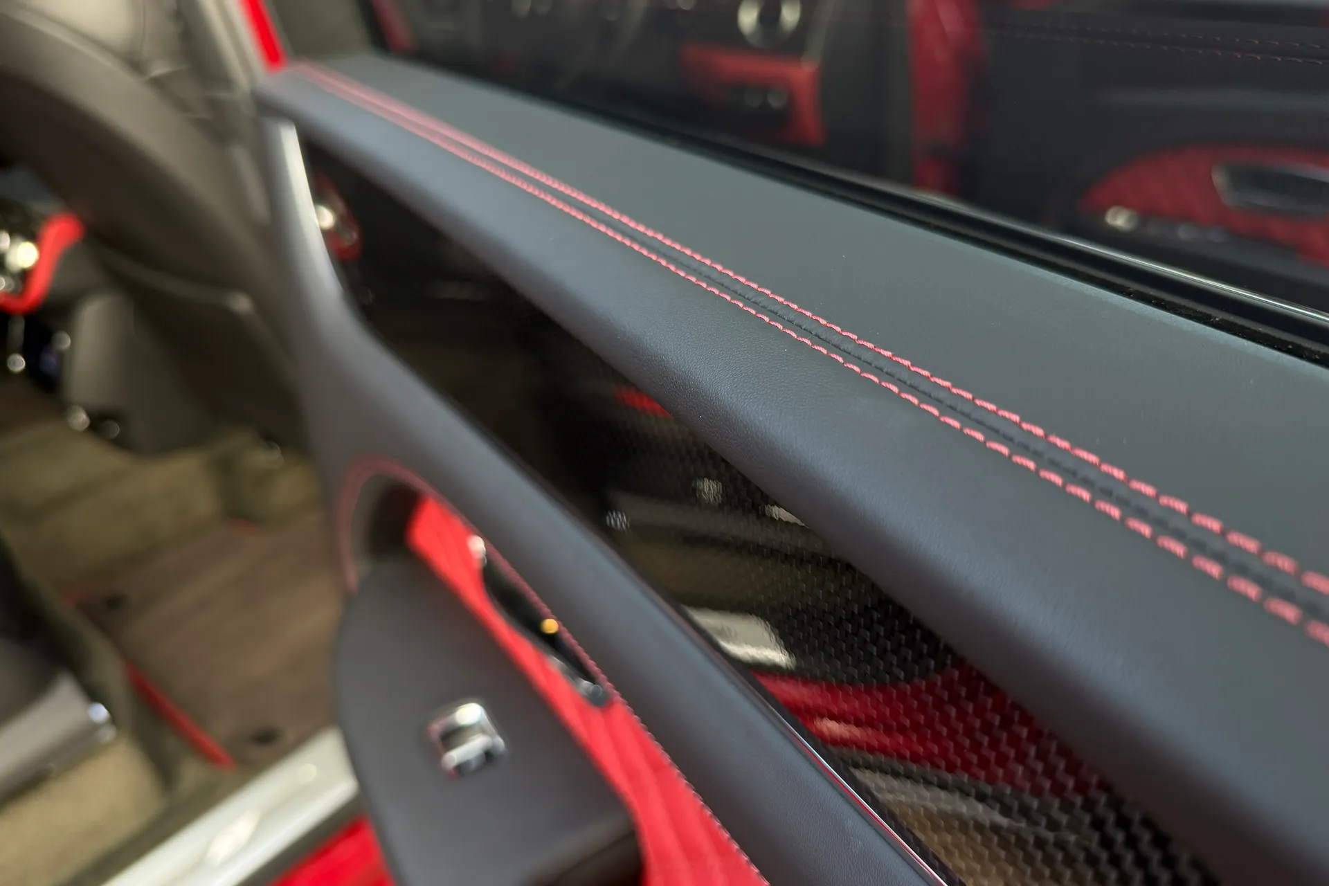 Bentley BENTAYGA thumbnail image number 25