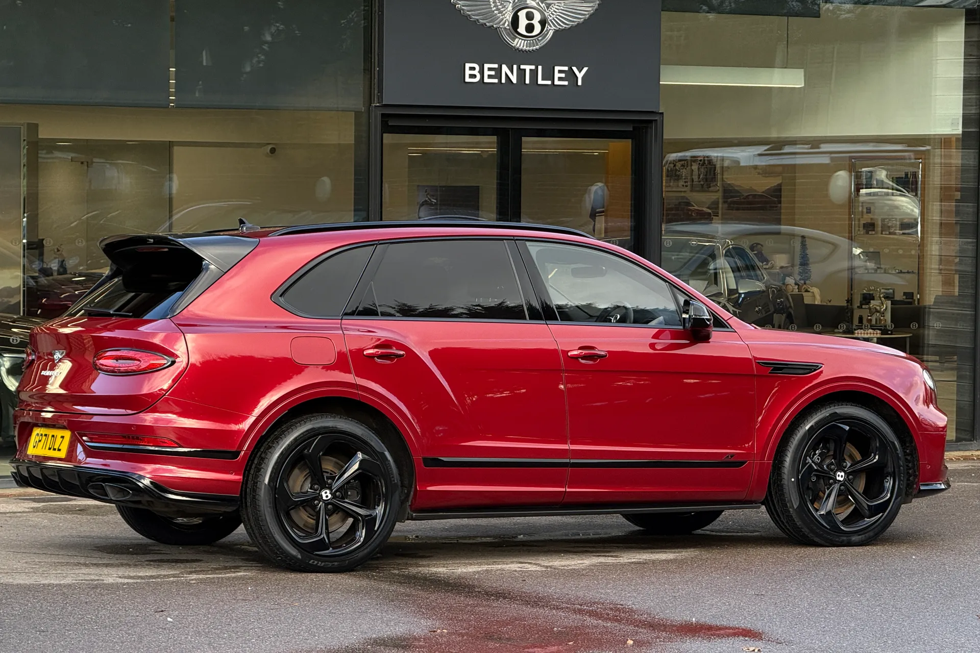Bentley BENTAYGA thumbnail image number 4