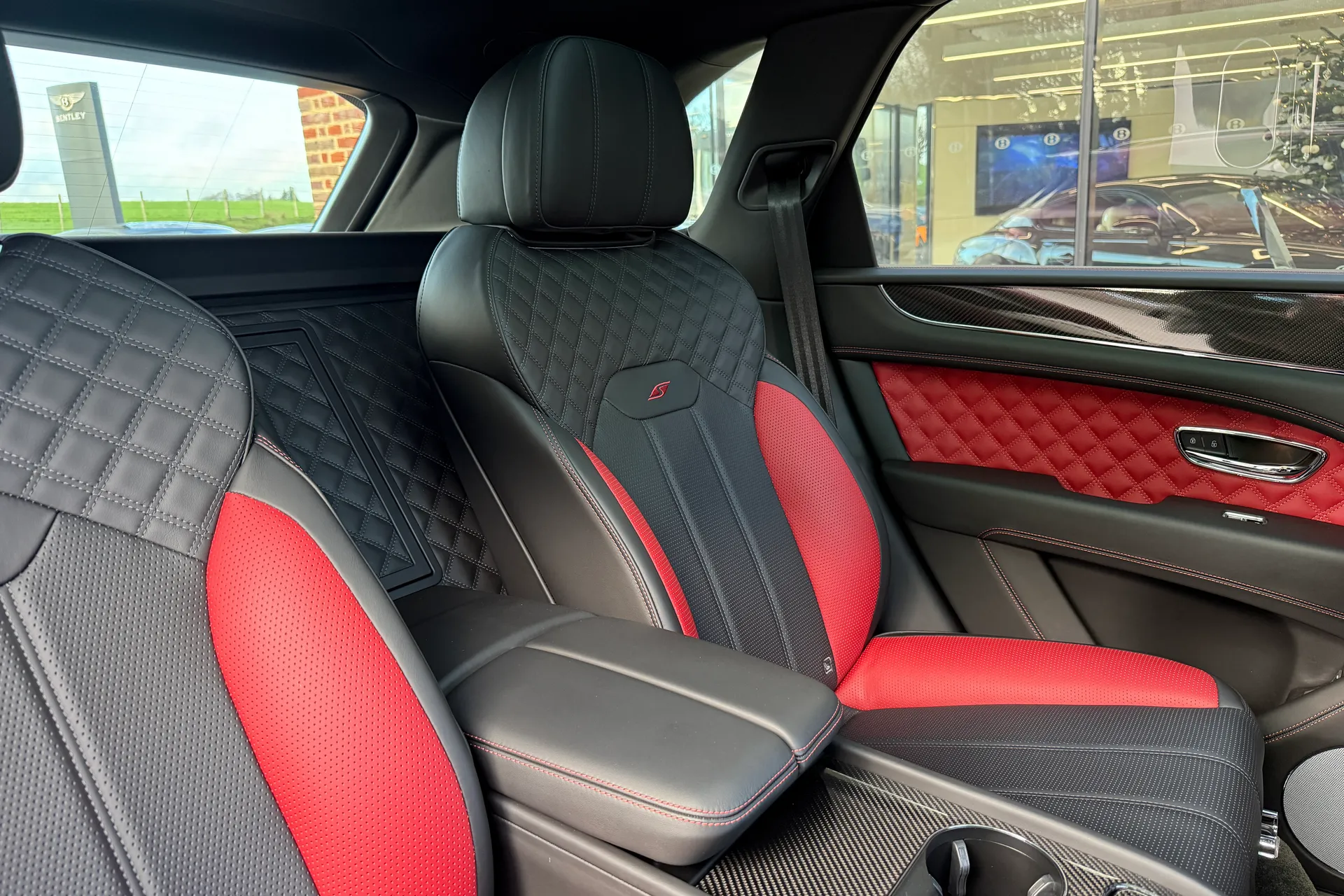 Bentley BENTAYGA thumbnail image number 22