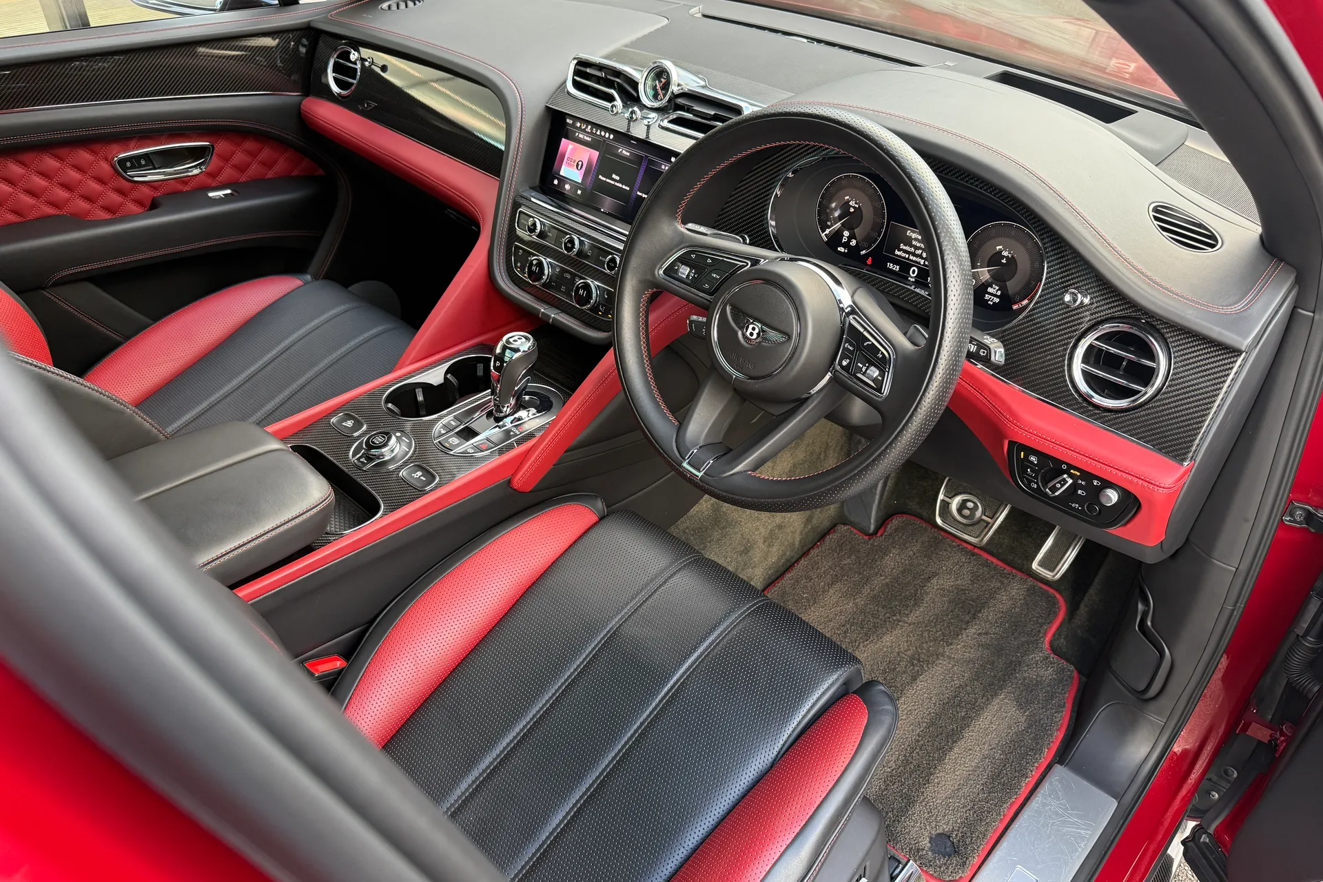 Bentley BENTAYGA thumbnail image number 2