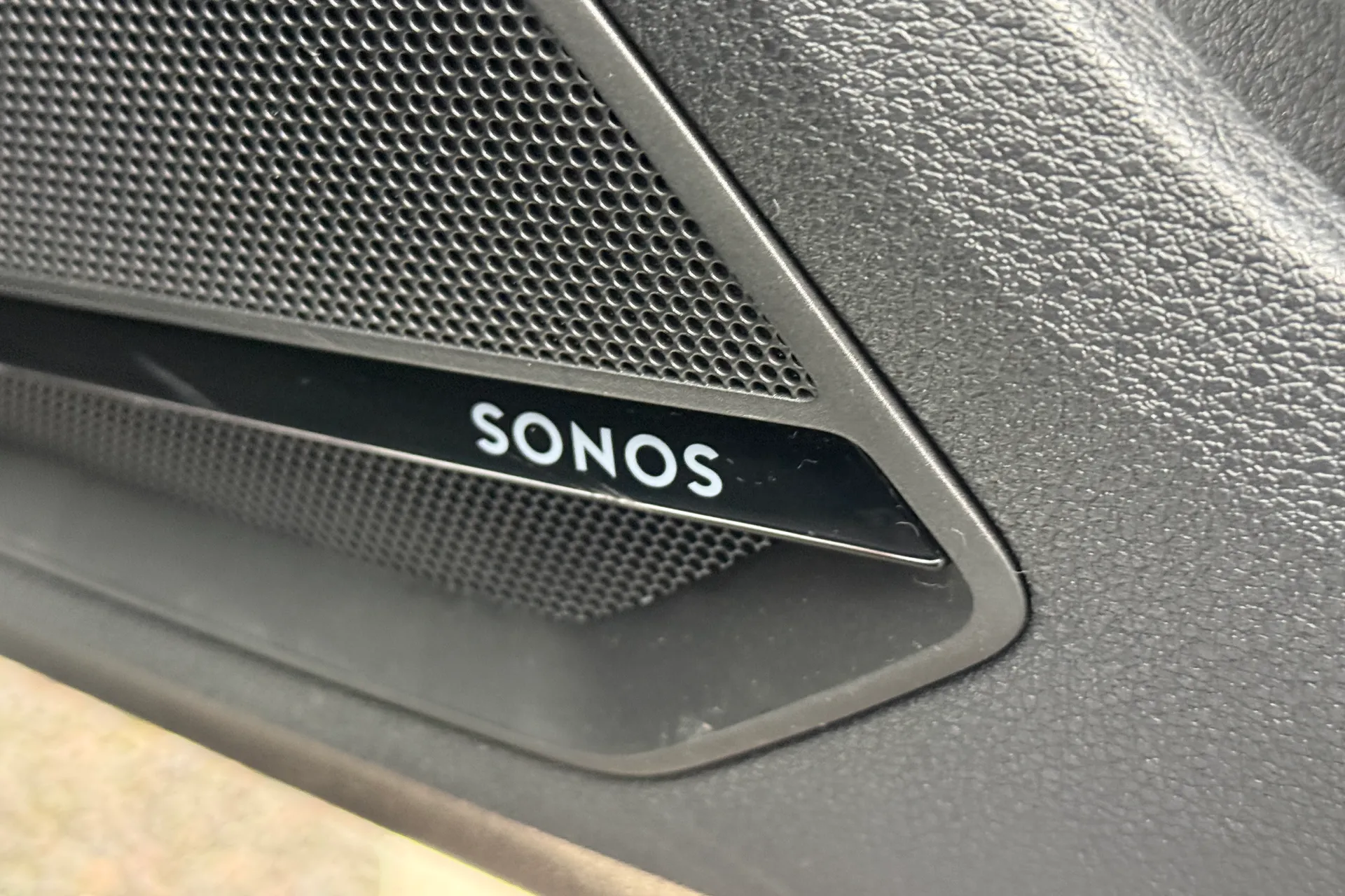 Audi Q2 thumbnail image number 25