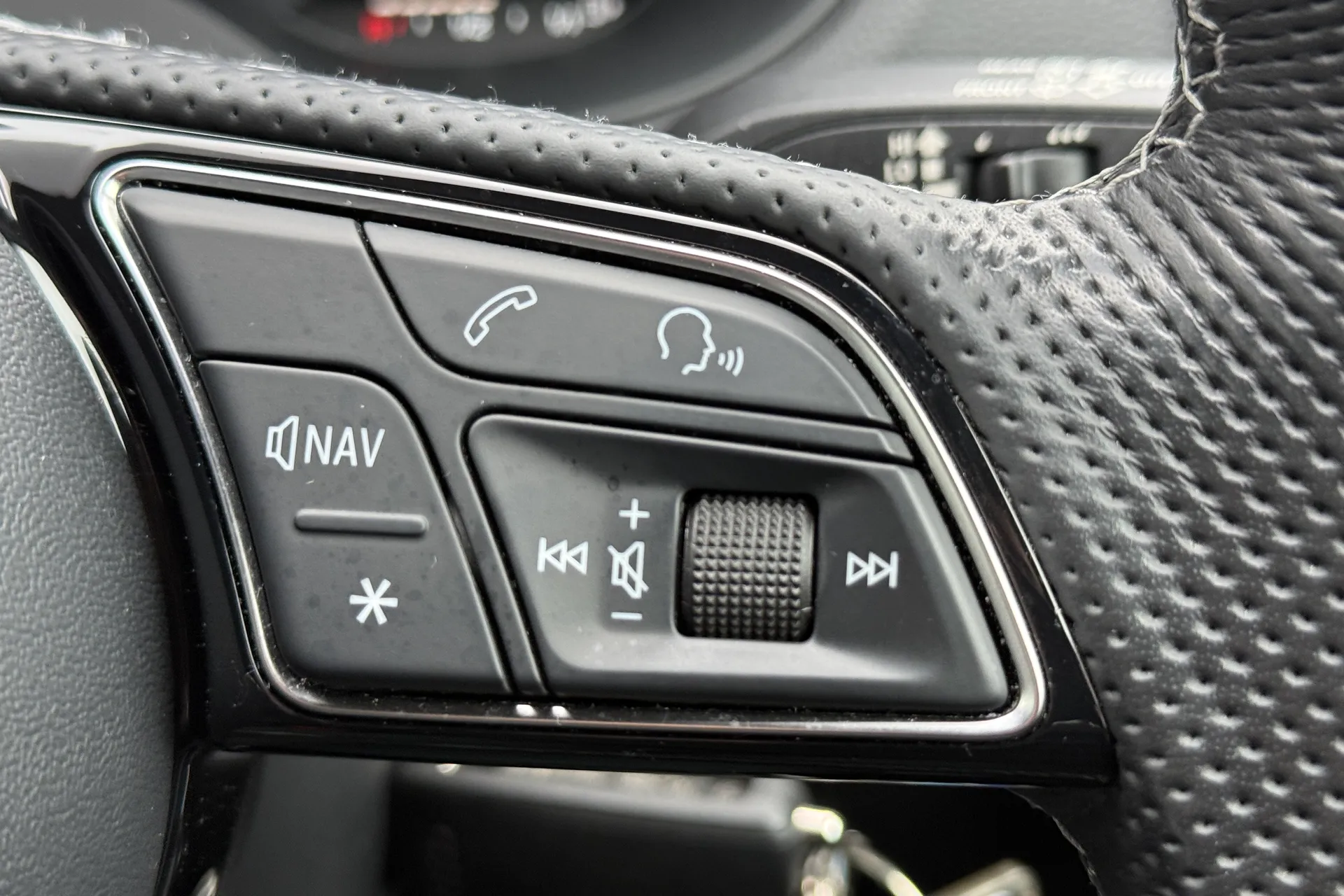 Audi Q2 thumbnail image number 60