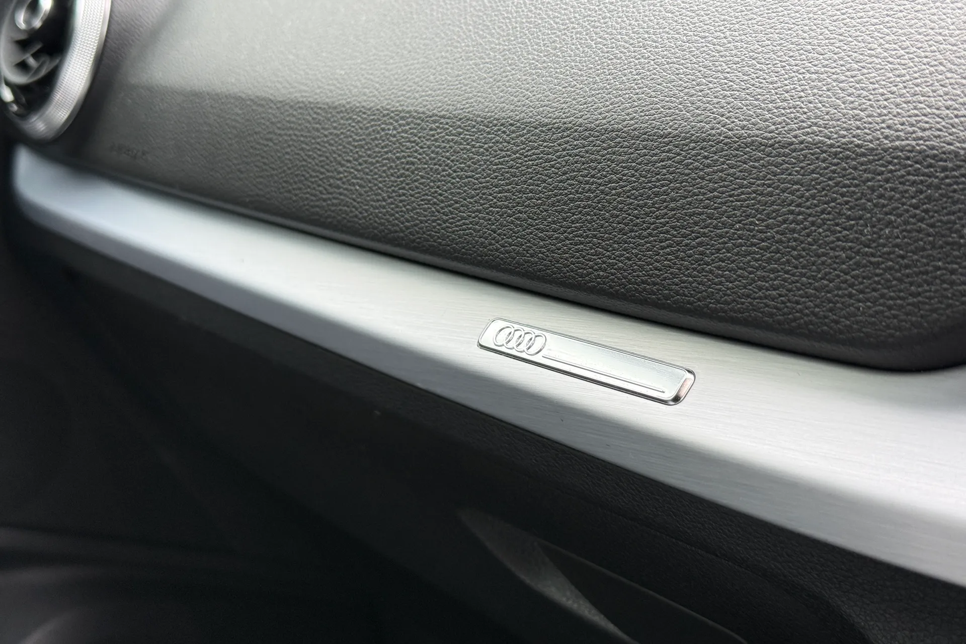 Audi Q2 thumbnail image number 70