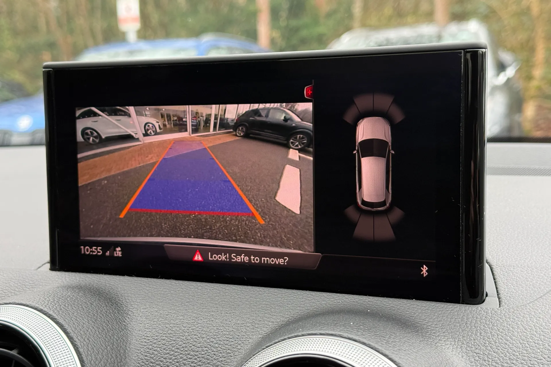 Audi Q2 thumbnail image number 4