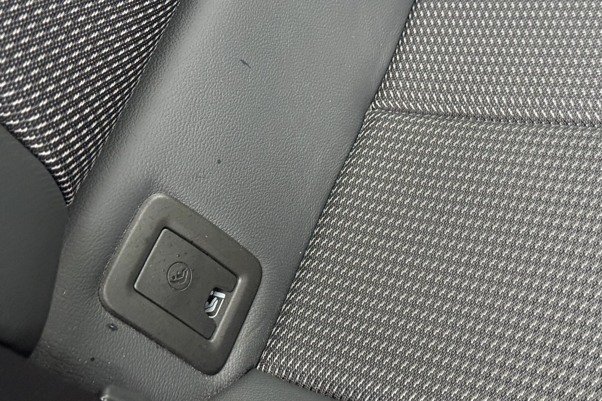 Audi Q2 thumbnail image number 95