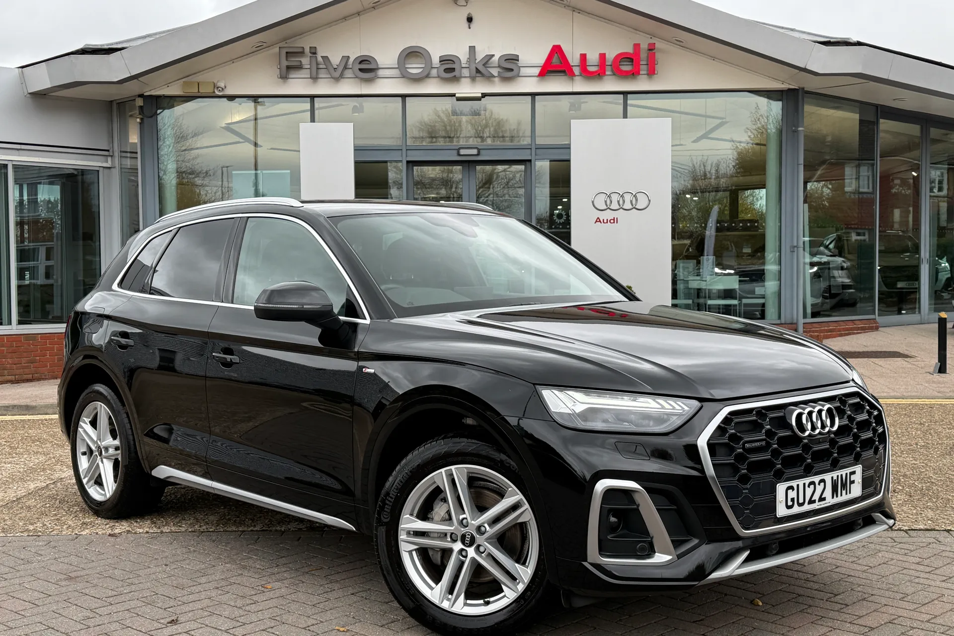 Audi Q5 focused image