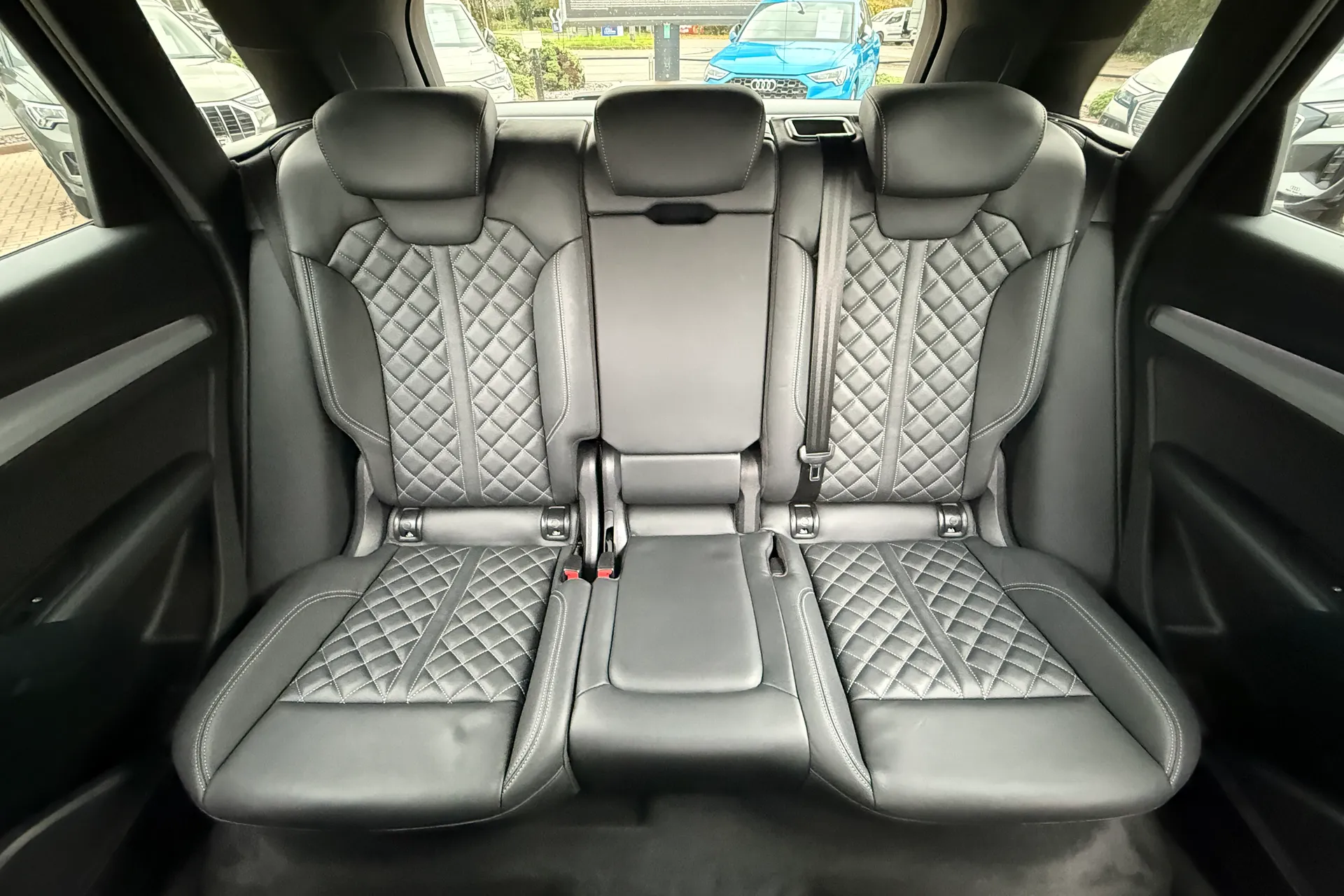 Audi Q5 thumbnail image number 37