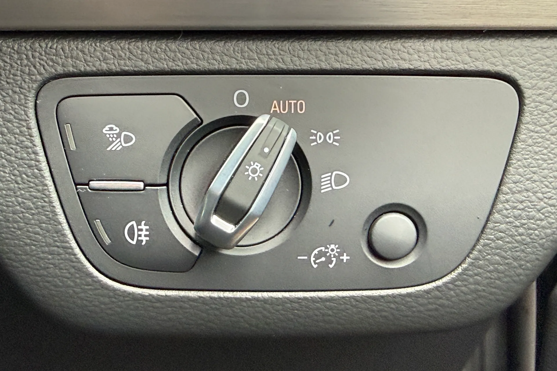 Audi Q5 thumbnail image number 23