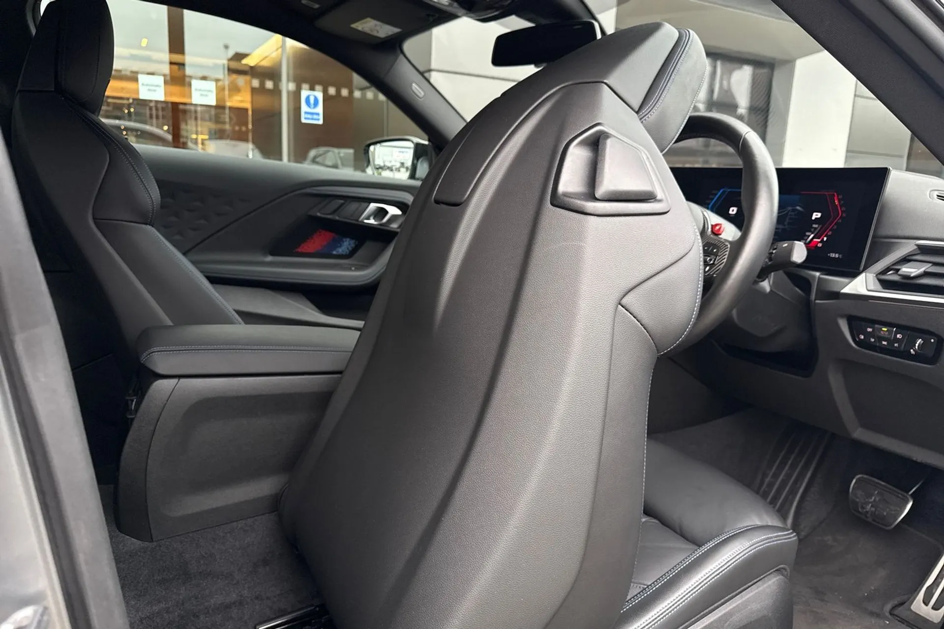 BMW M2 thumbnail image number 30