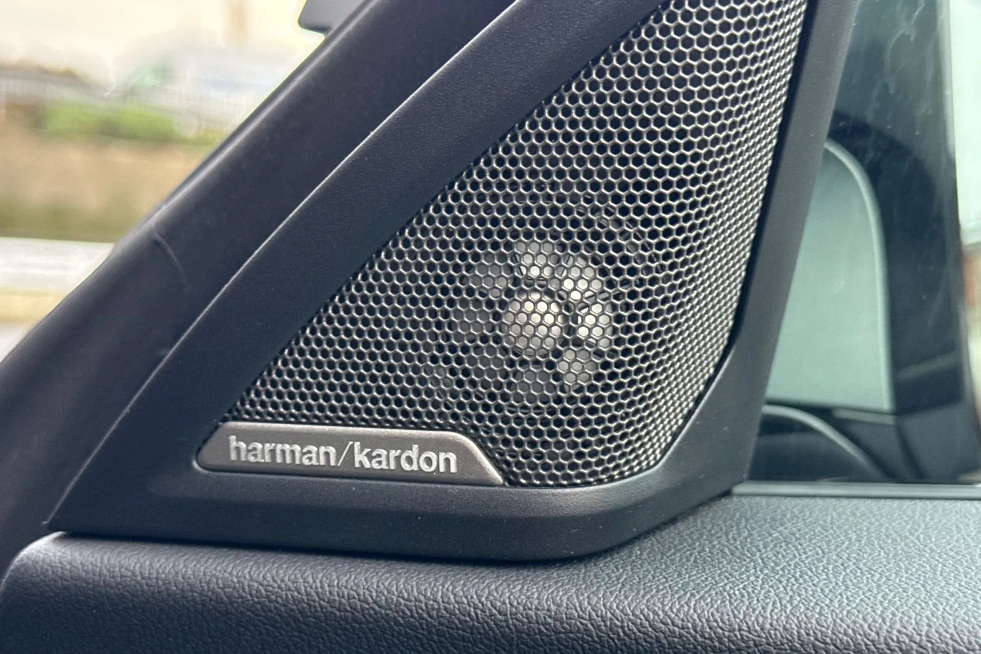 BMW M2 thumbnail image number 24