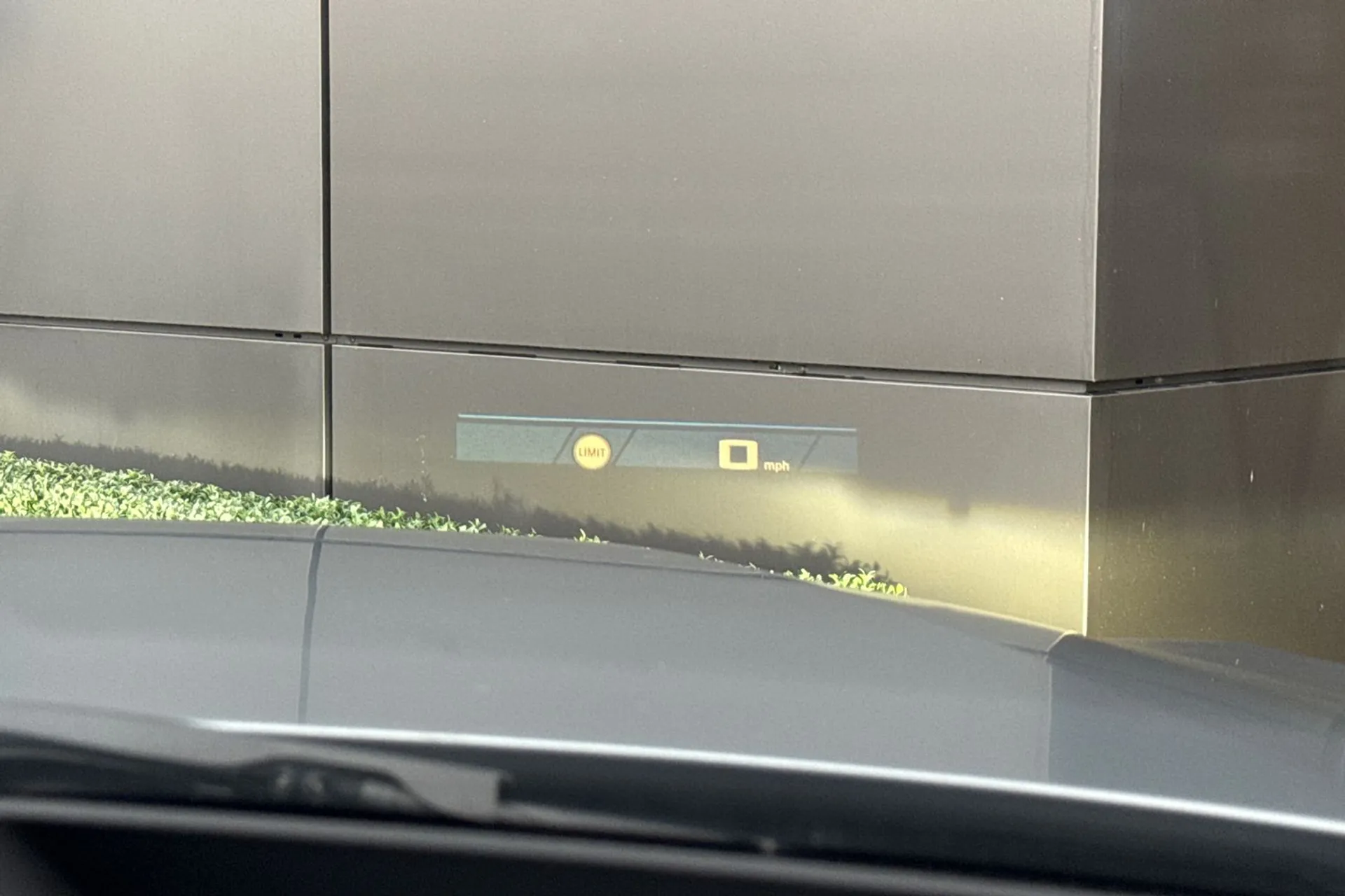 BMW M2 thumbnail image number 12