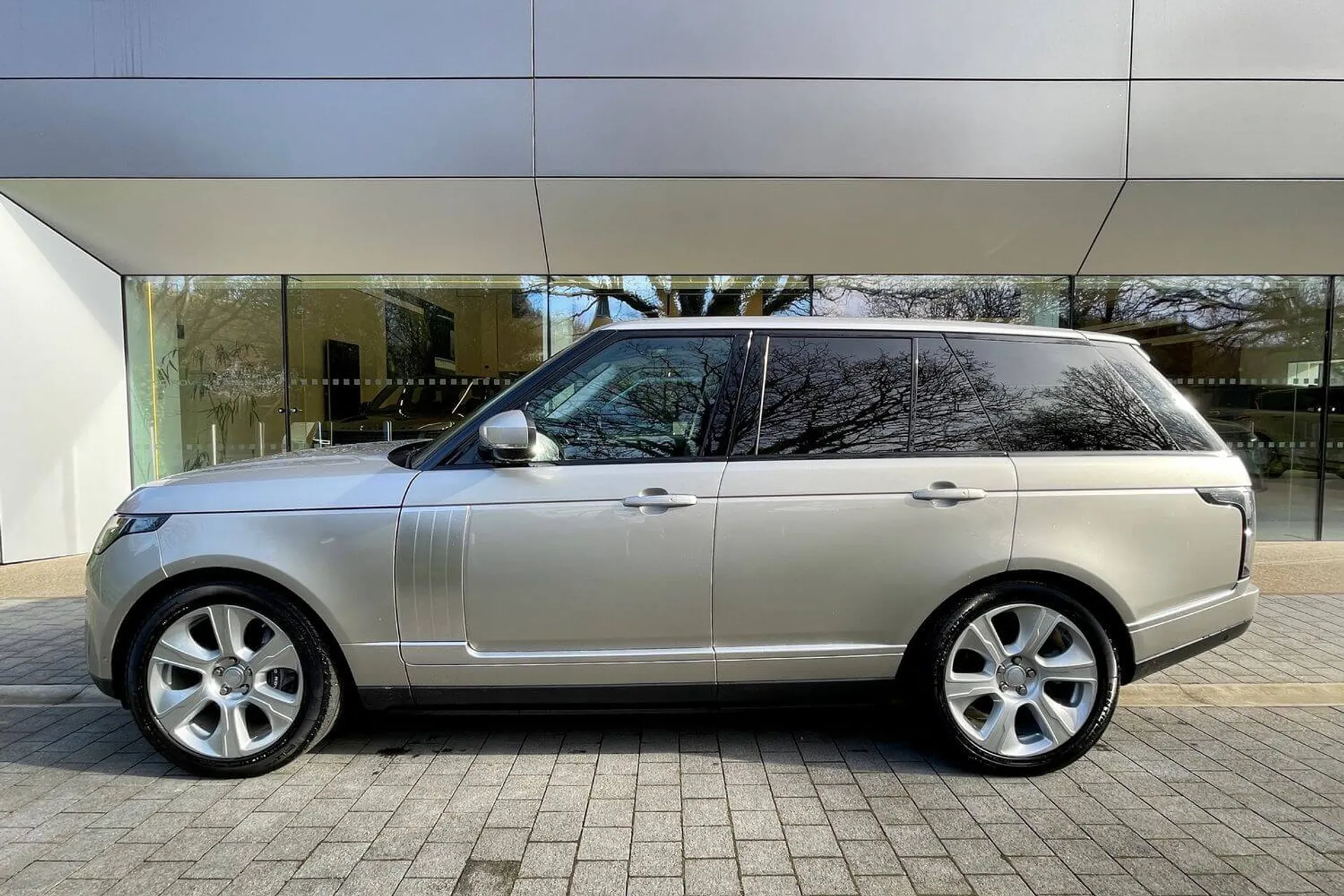 LAND ROVER RANGE ROVER thumbnail image number 23