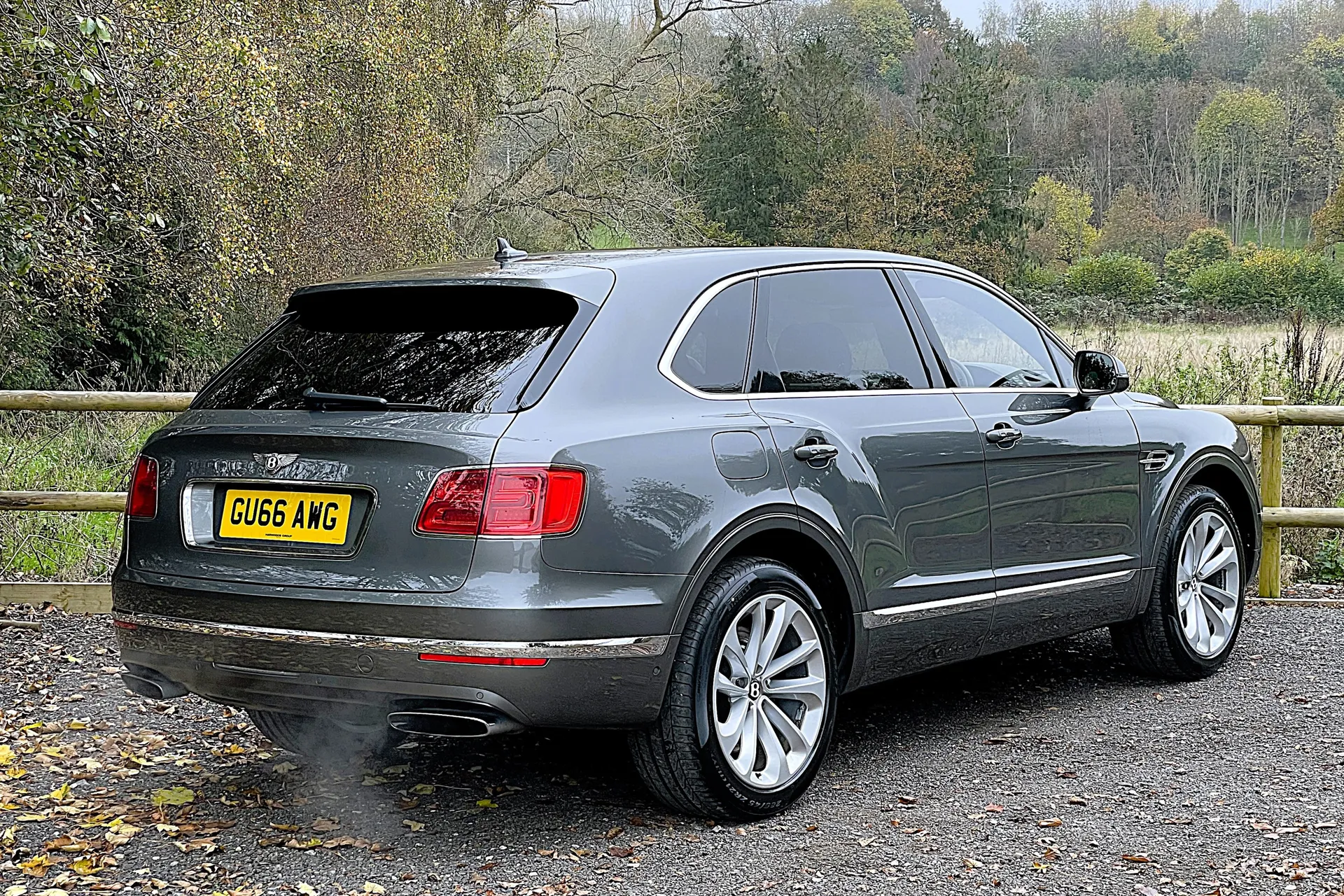 Bentley BENTAYGA thumbnail image number 10