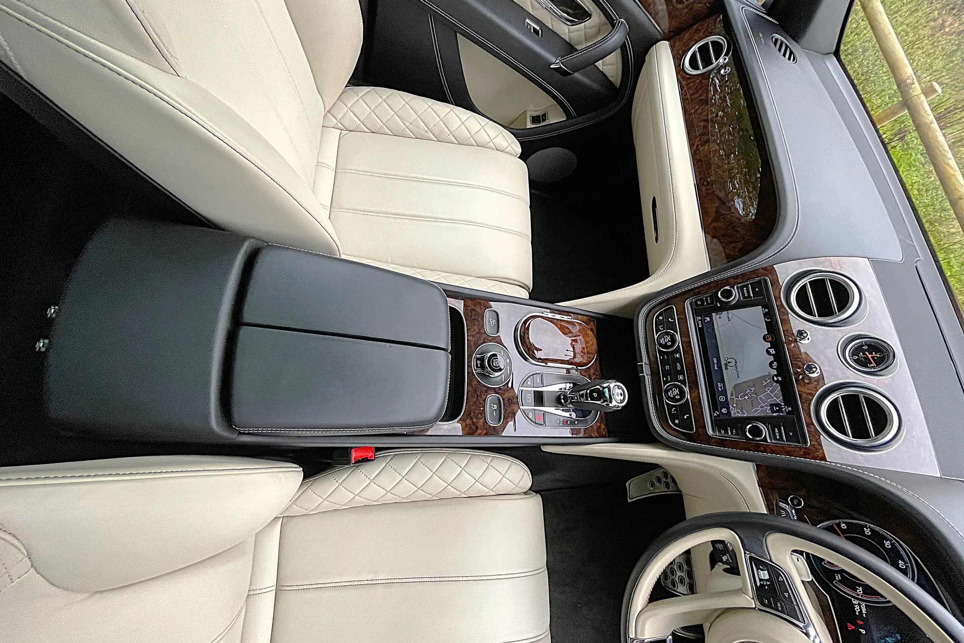 Bentley BENTAYGA thumbnail image number 53