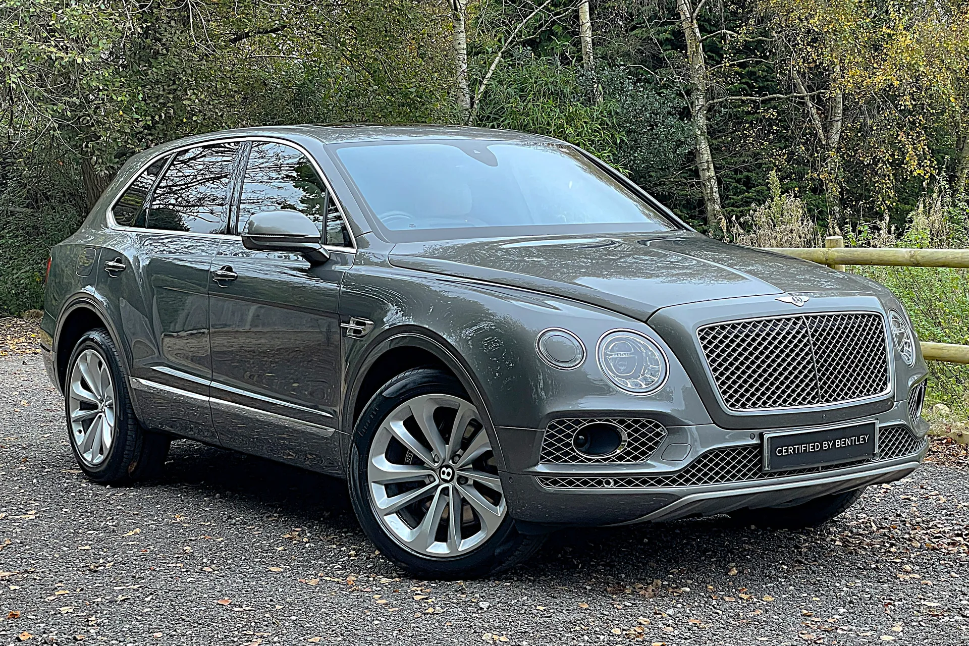 Bentley BENTAYGA focused image