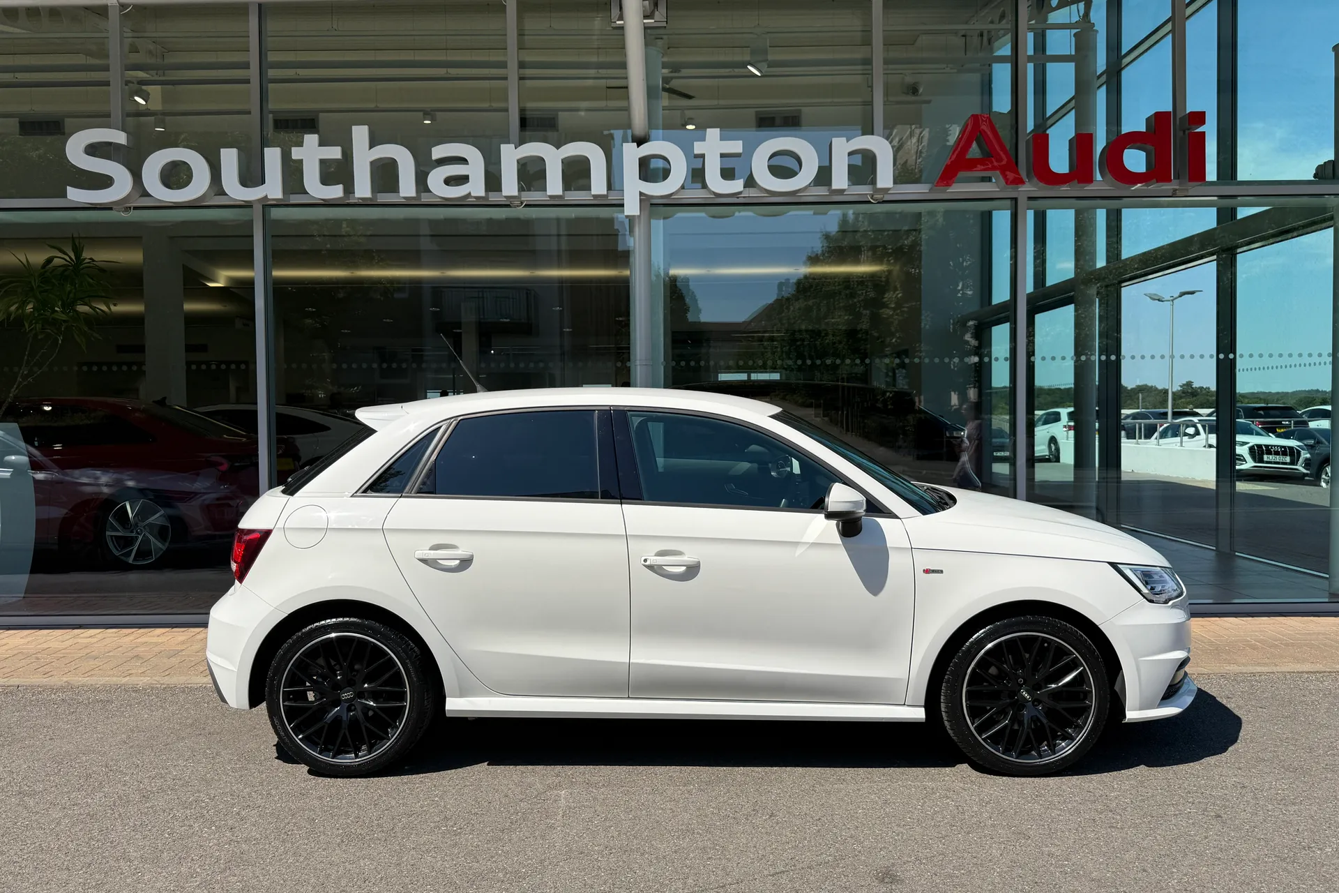 Audi A1 thumbnail image number 4