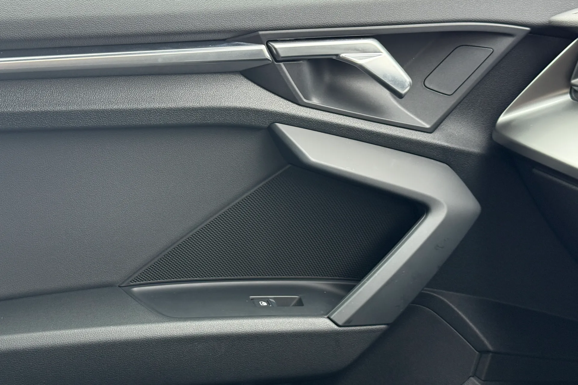 Audi A3 thumbnail image number 25