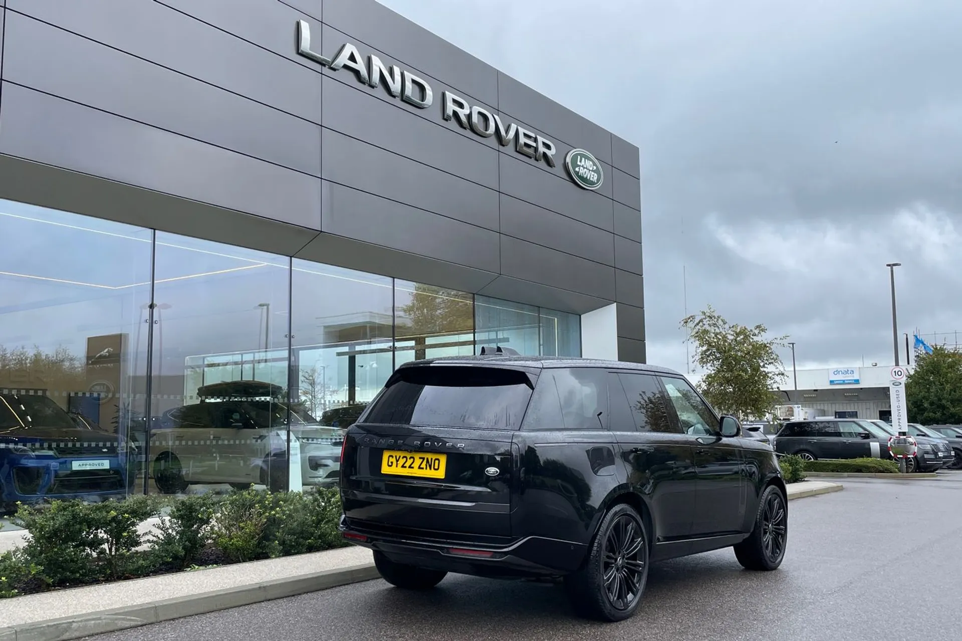 LAND ROVER RANGE ROVER thumbnail image number 8