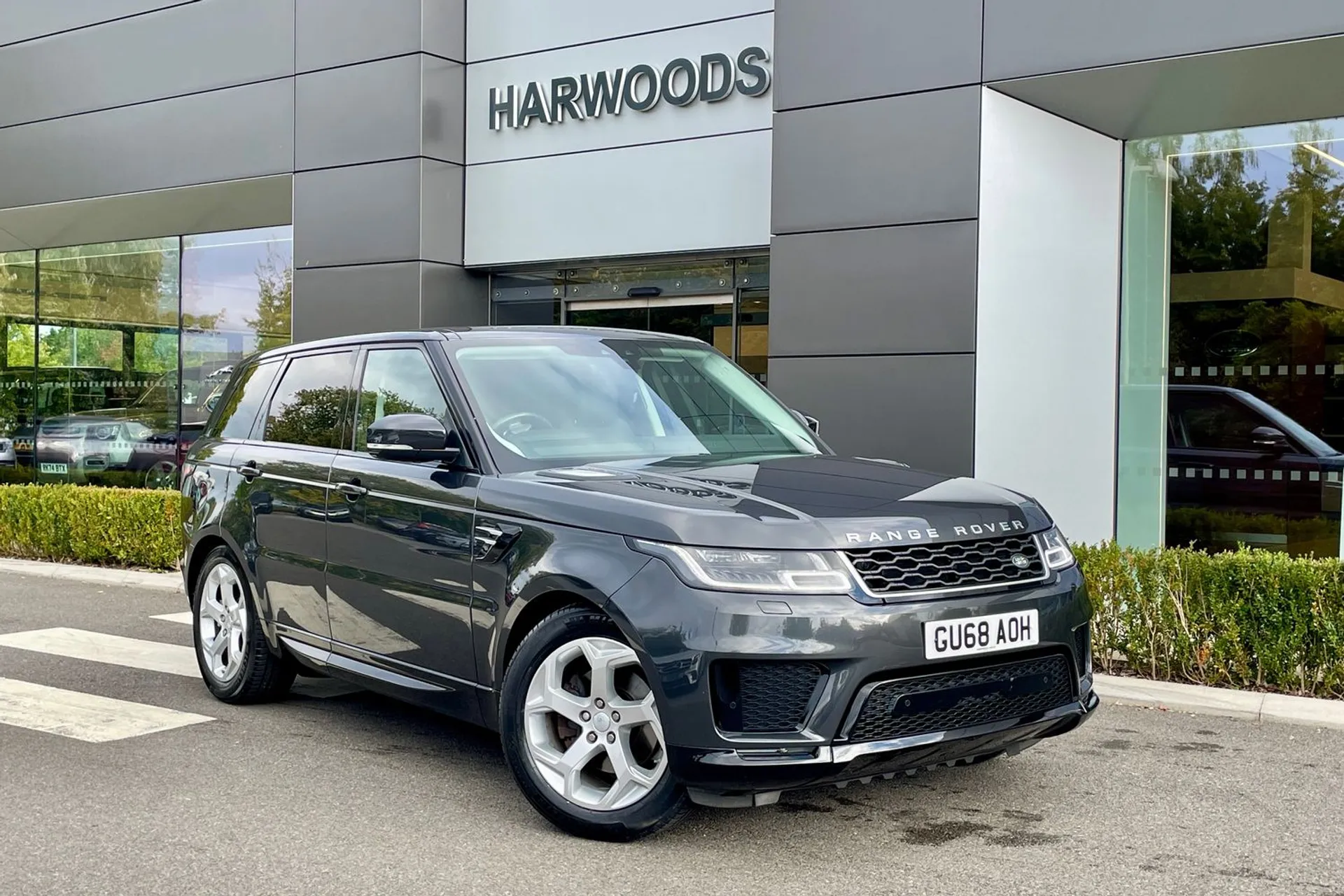 LAND ROVER RANGE ROVER SPORT focused image