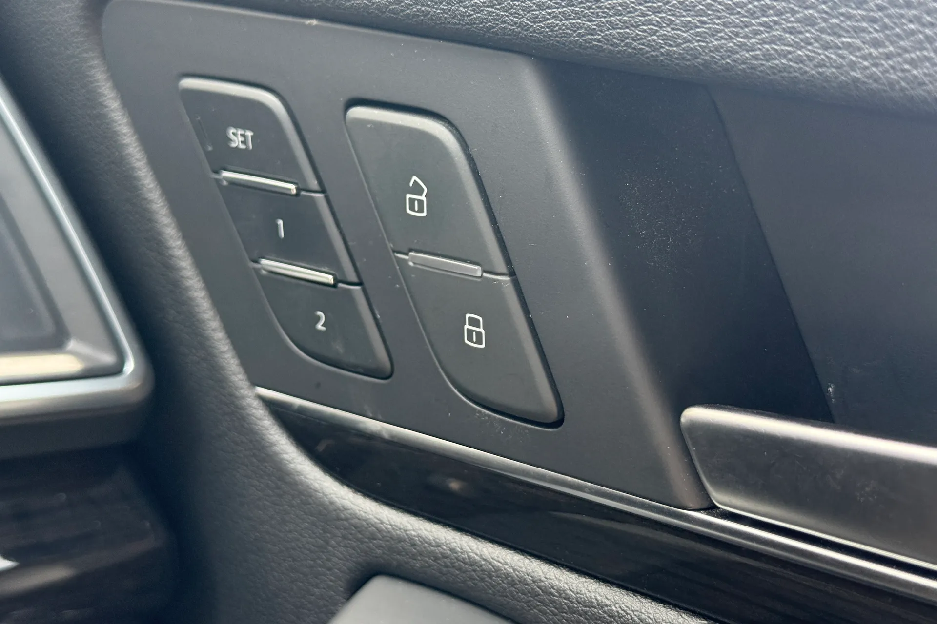 Audi Q5 thumbnail image number 23