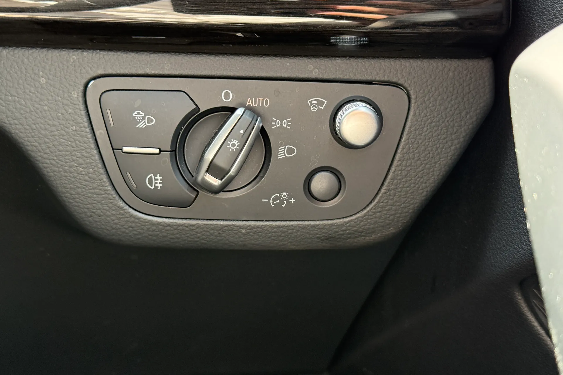 Audi Q5 thumbnail image number 16