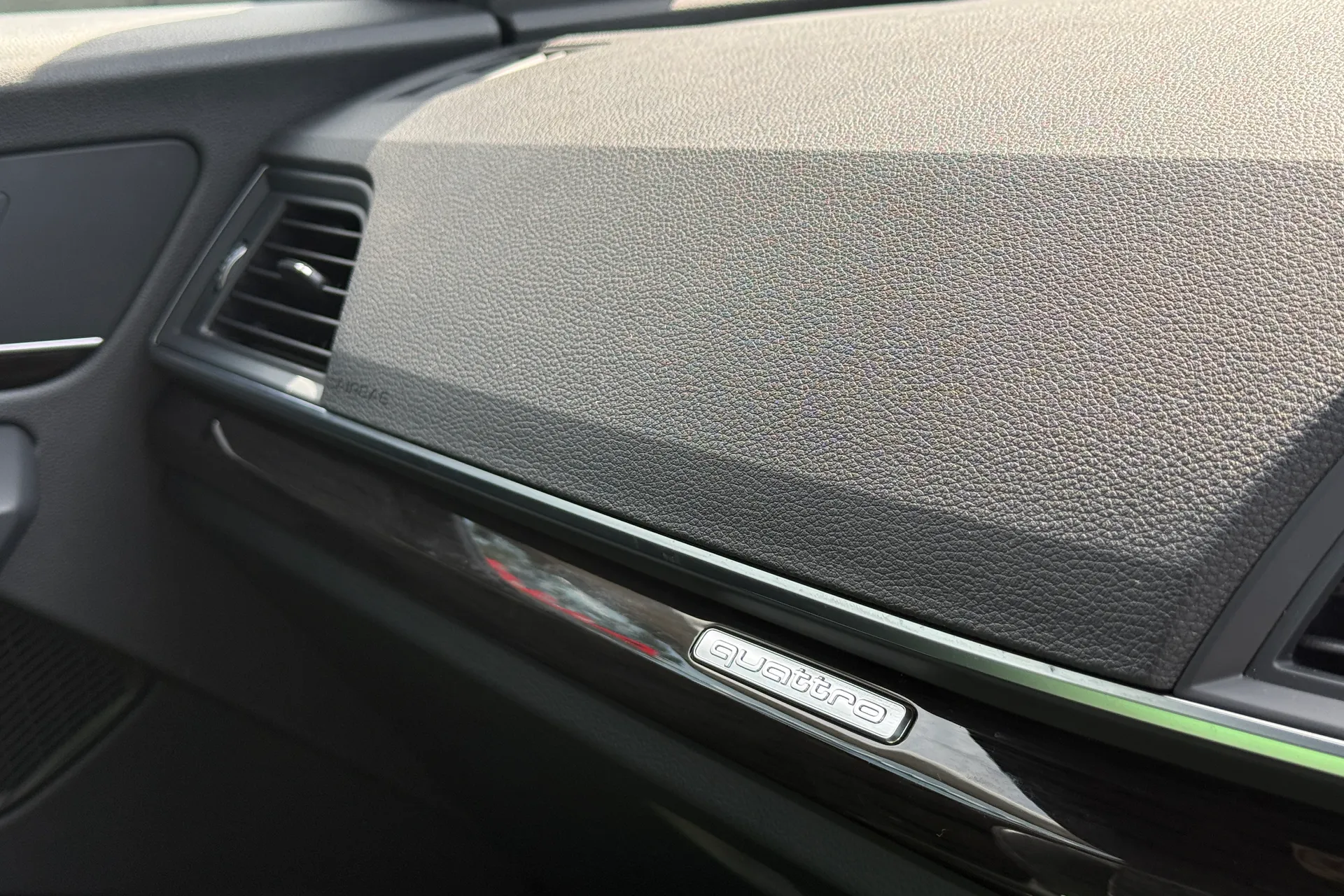 Audi Q5 thumbnail image number 17
