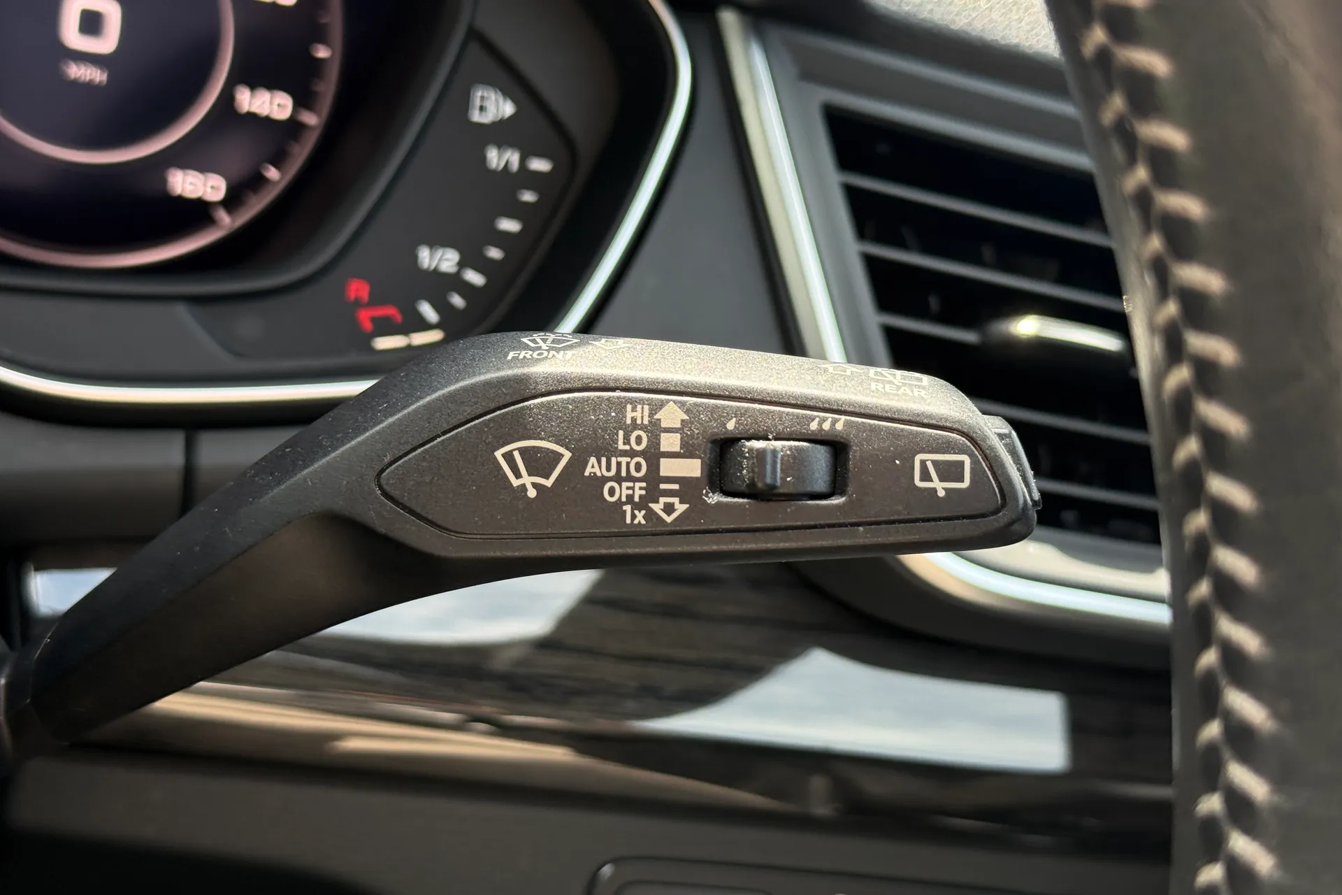 Audi Q5 thumbnail image number 15